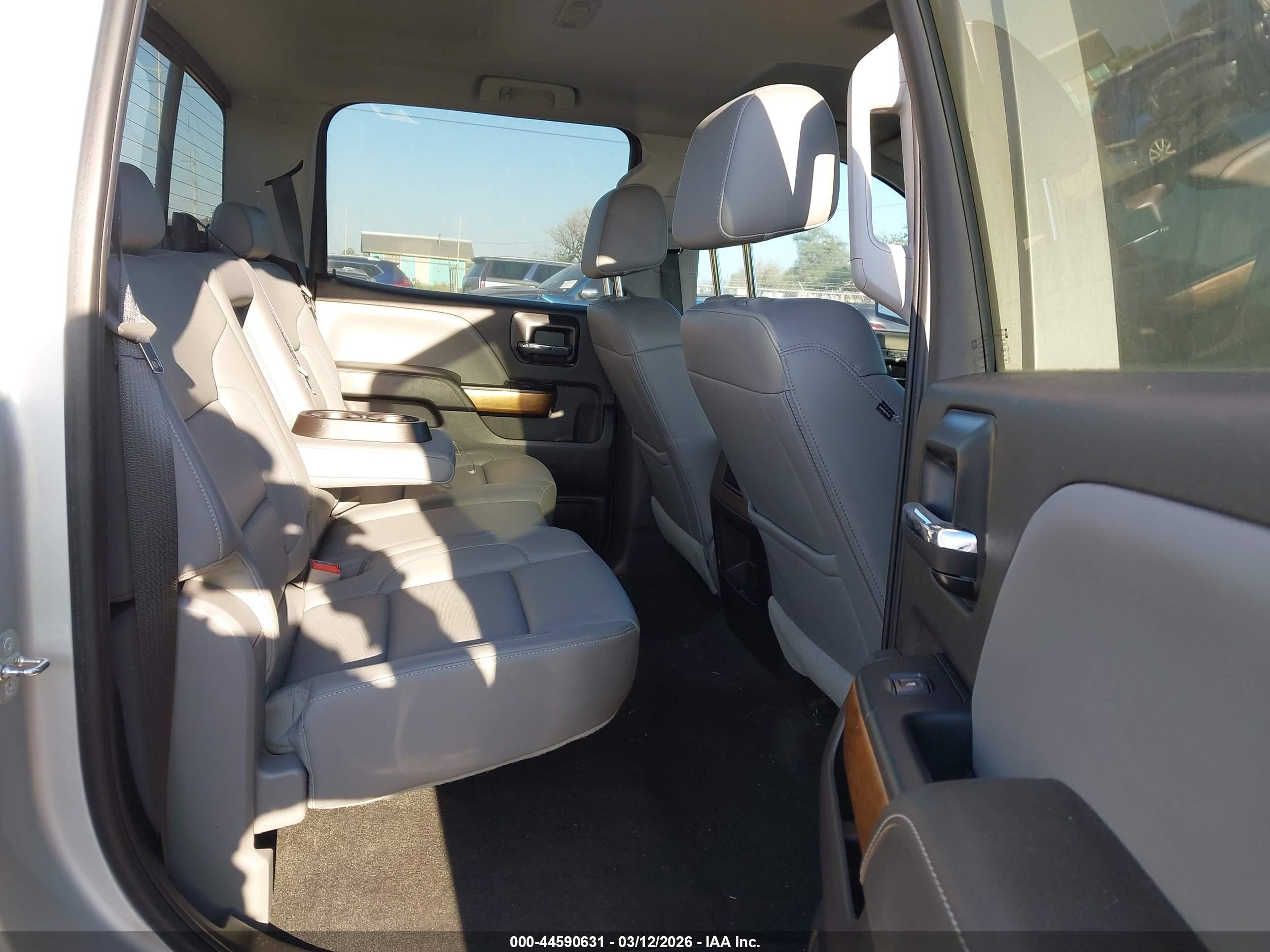 CHEVROLET SILVERADO image 8