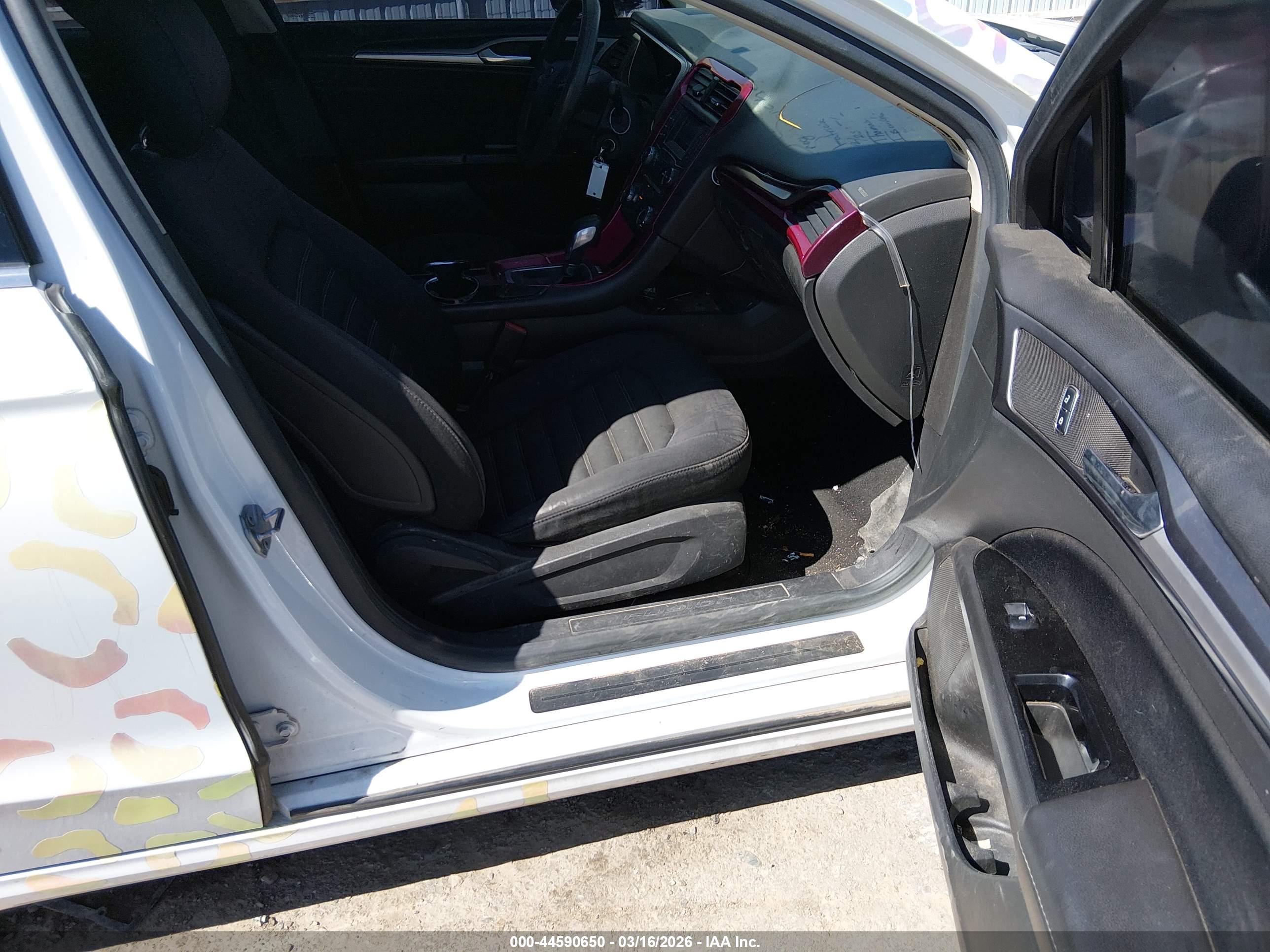 FORD FUSION image 5