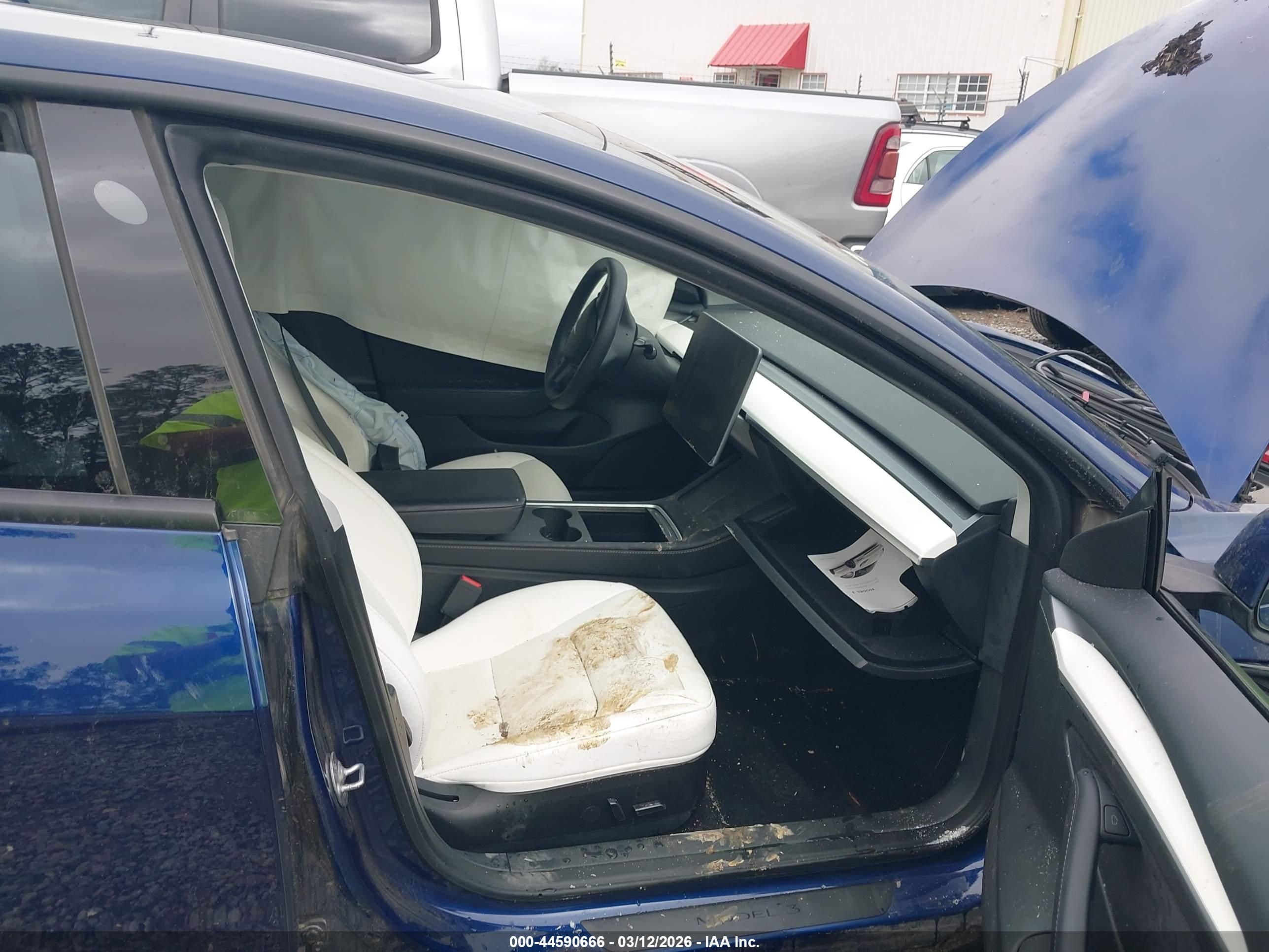 TESLA MODEL image 5