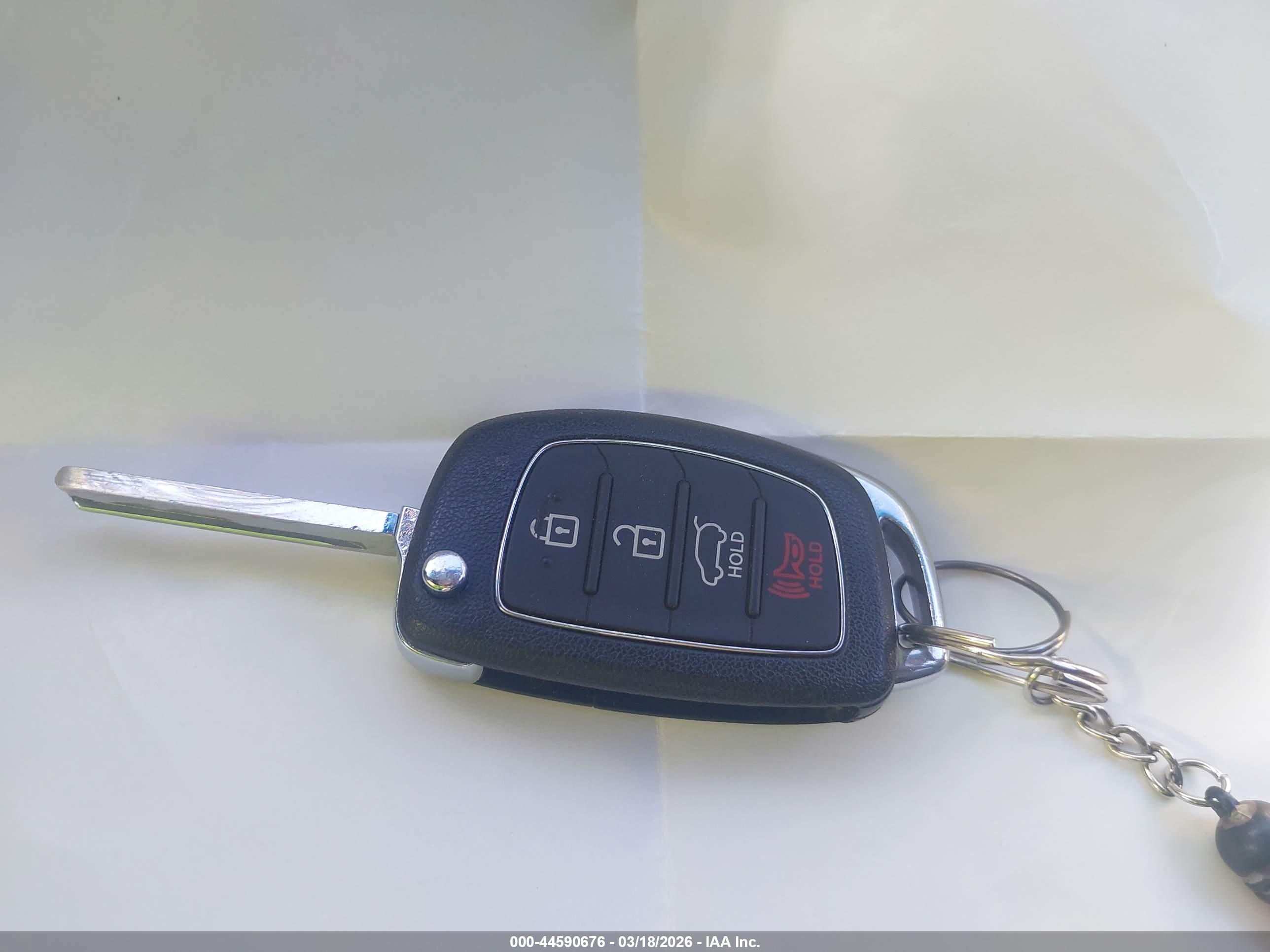 HYUNDAI SANTA image 11