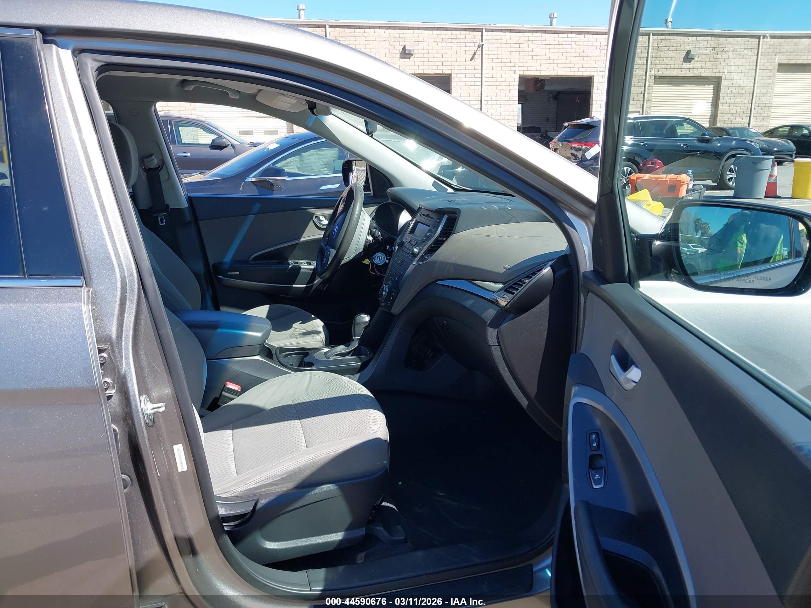 HYUNDAI SANTA image 5