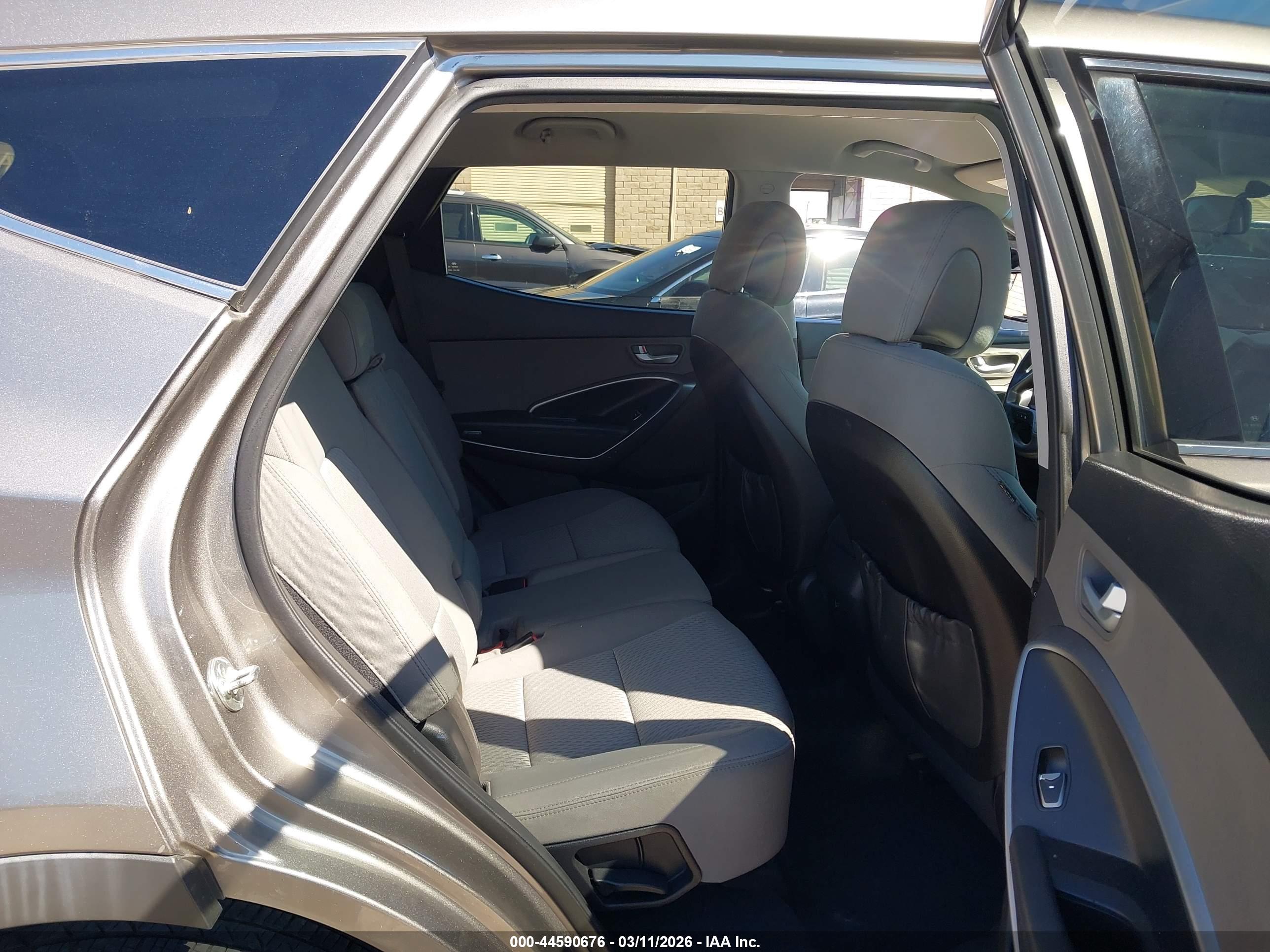 HYUNDAI SANTA image 8