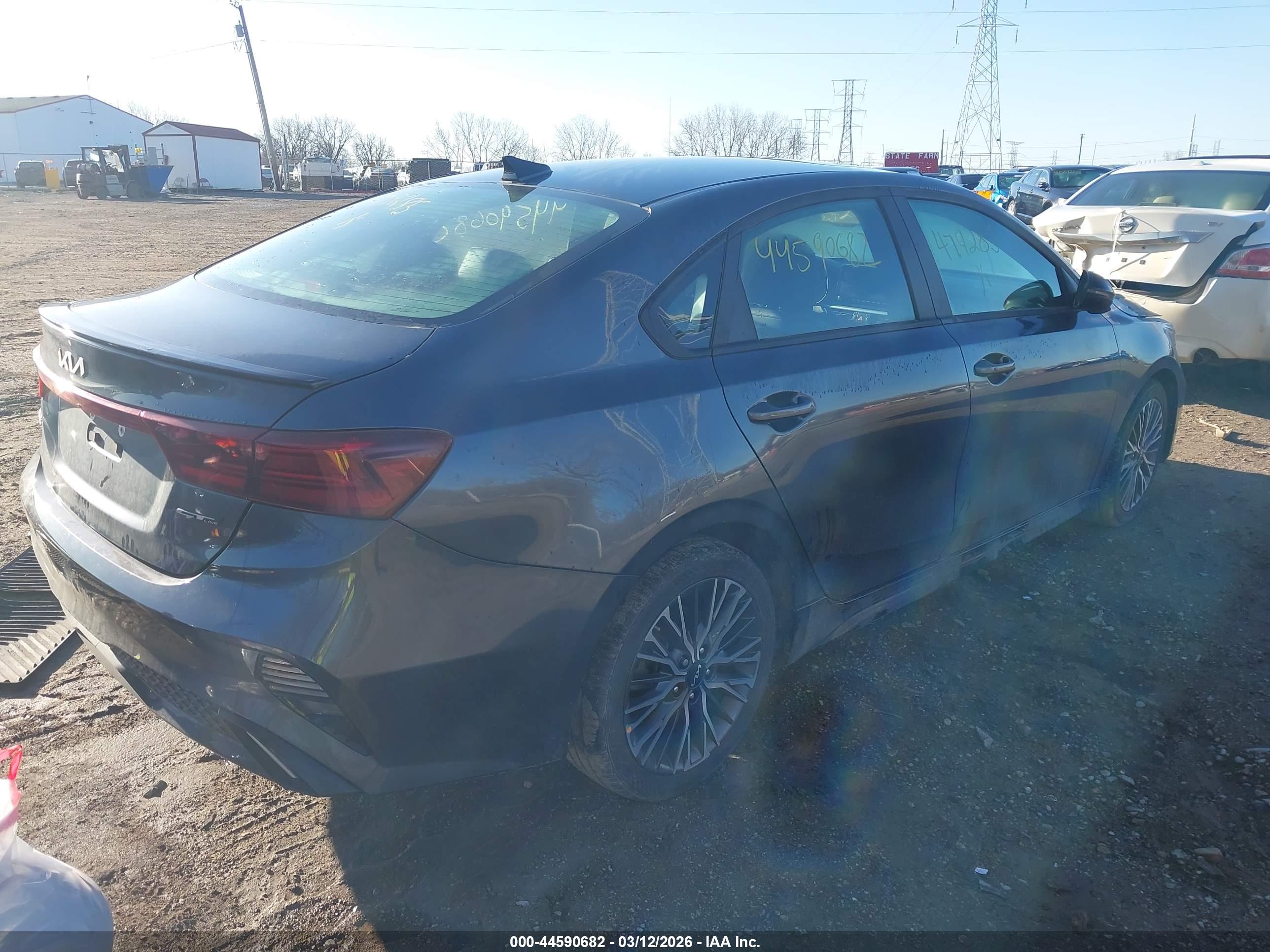 KIA FORTE image 4