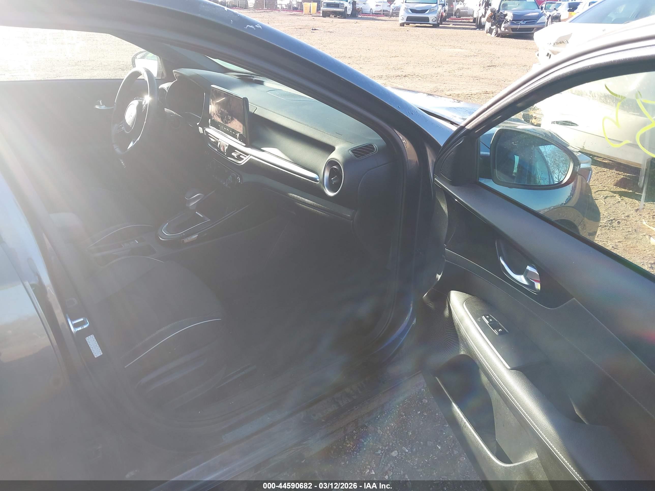KIA FORTE image 5