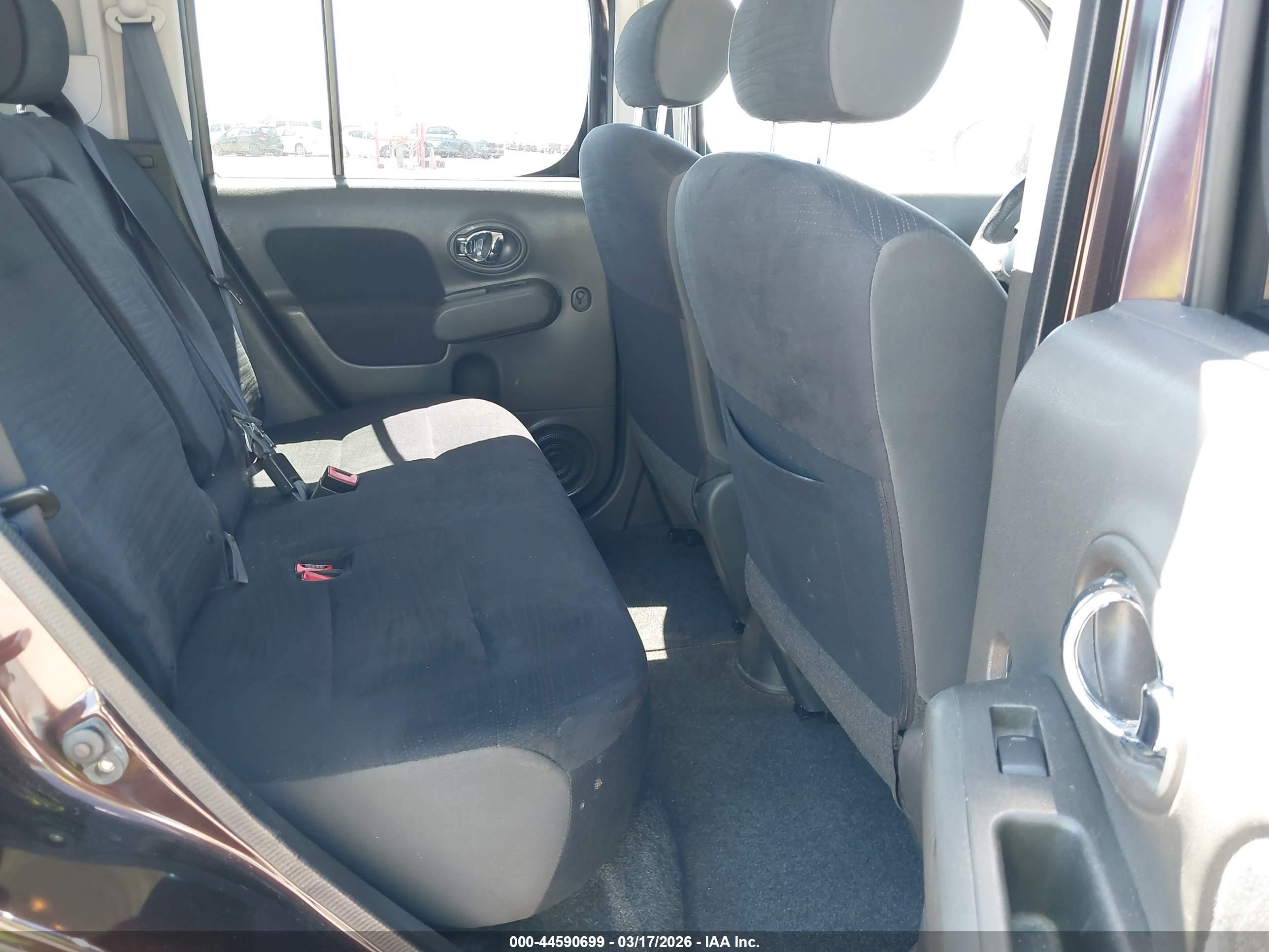 NISSAN CUBE image 8