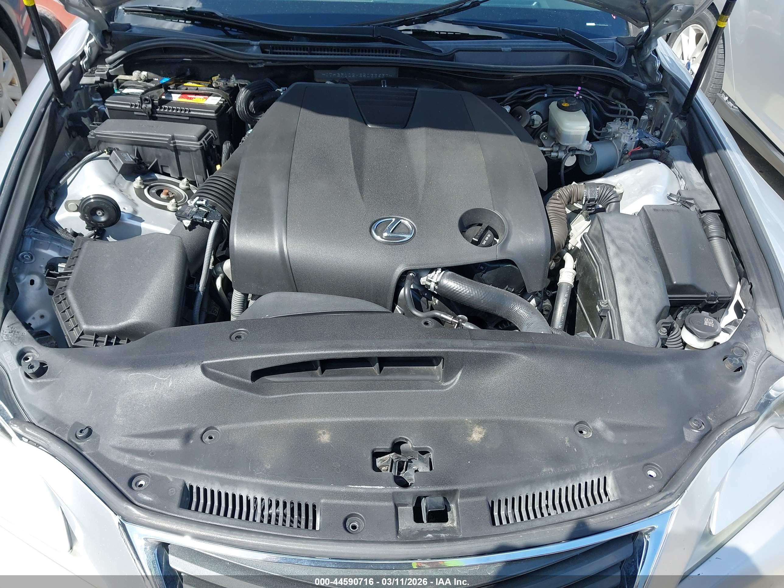 LEXUS IS image 10