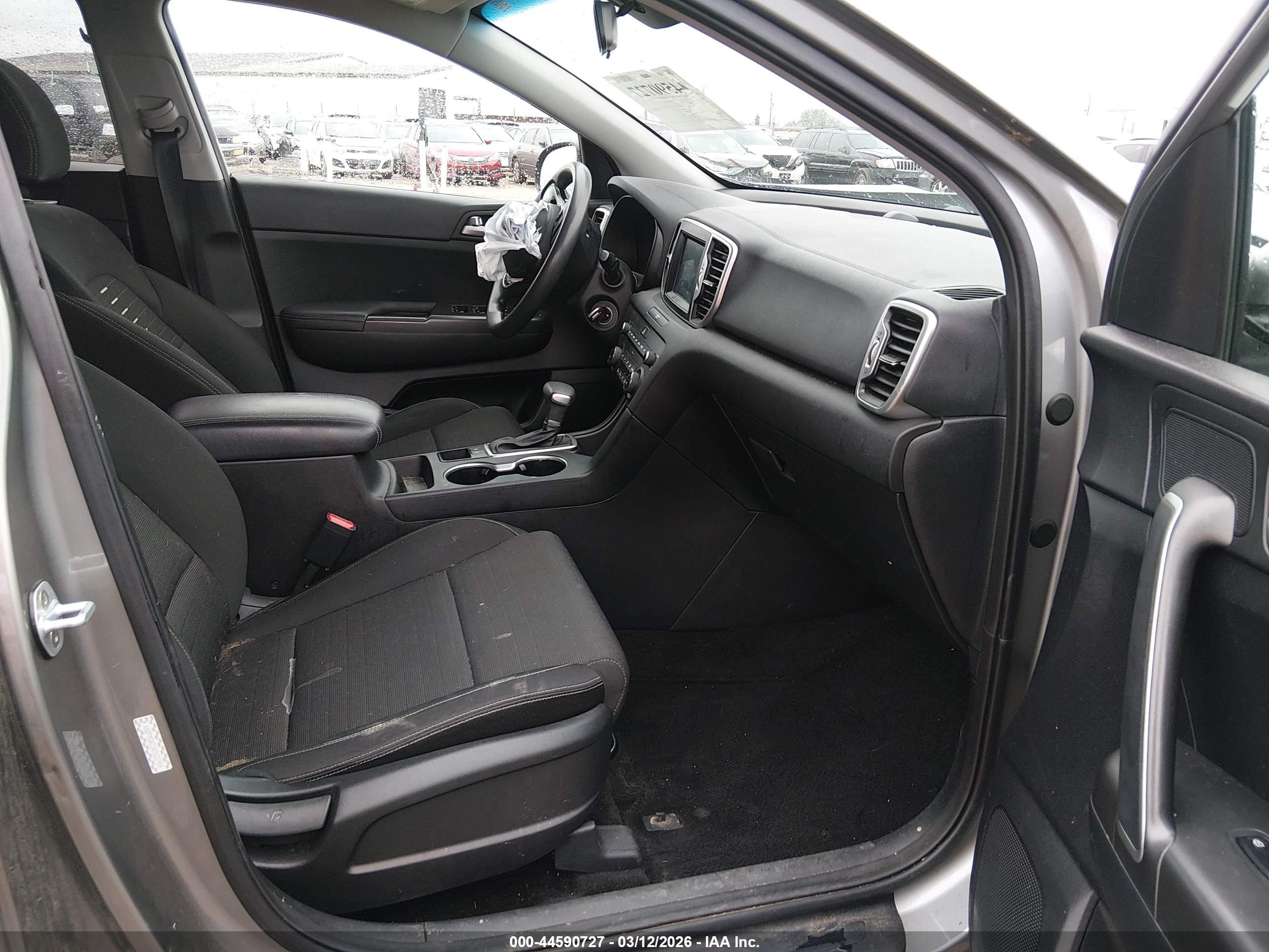 KIA SPORTAGE image 5
