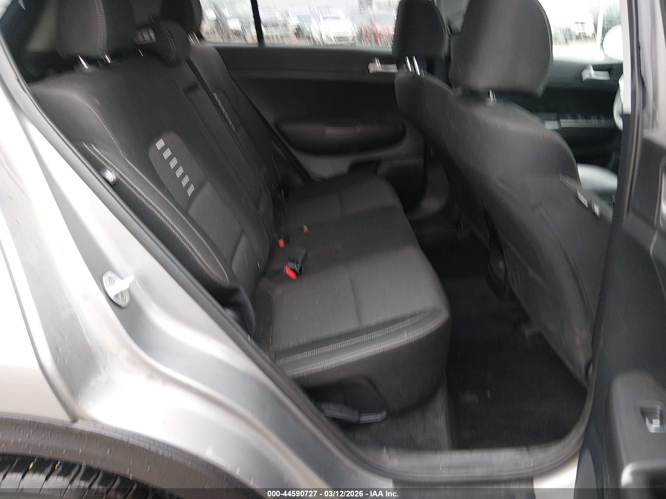 KIA SPORTAGE image 8