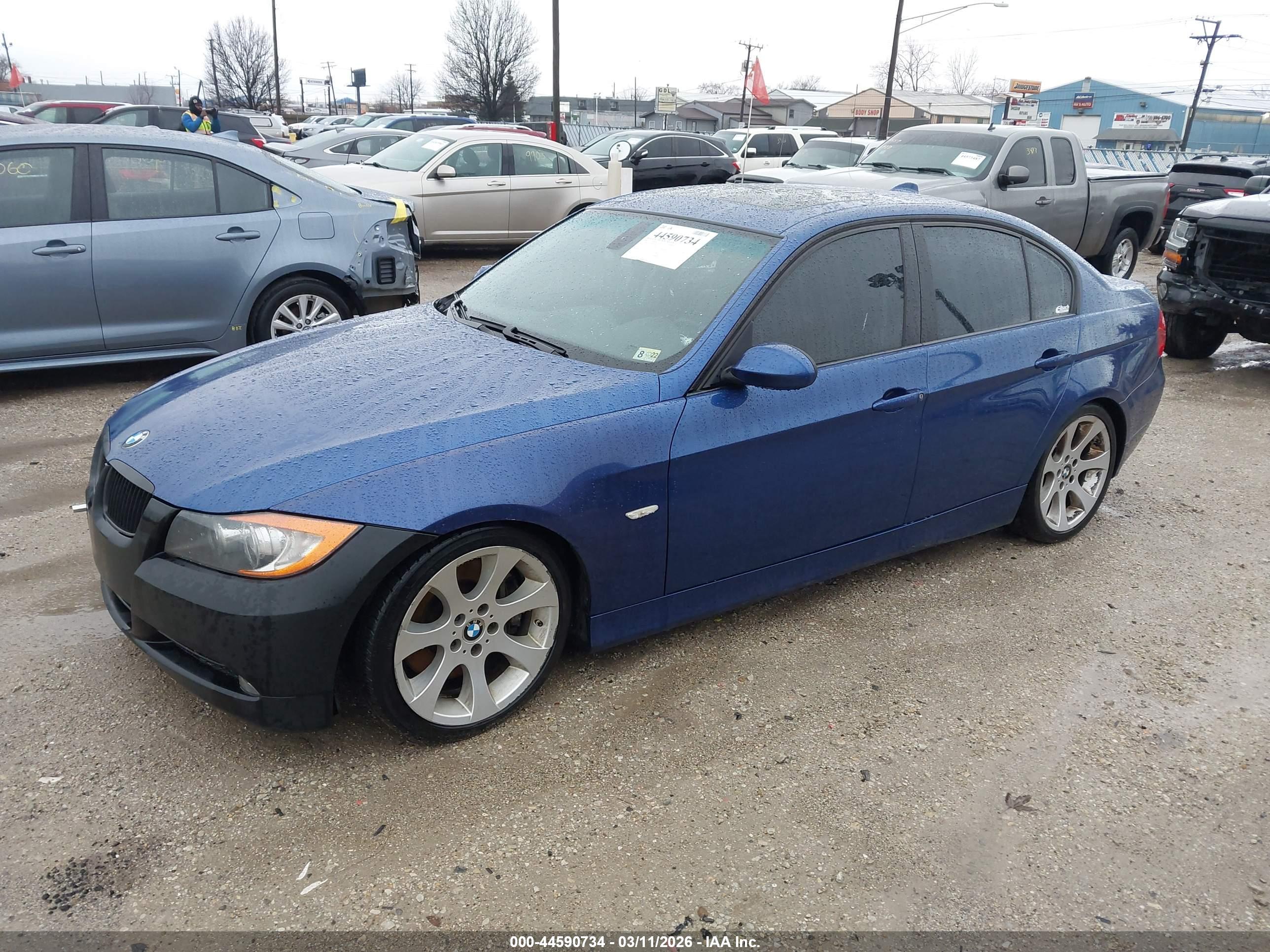BMW 335I image 2