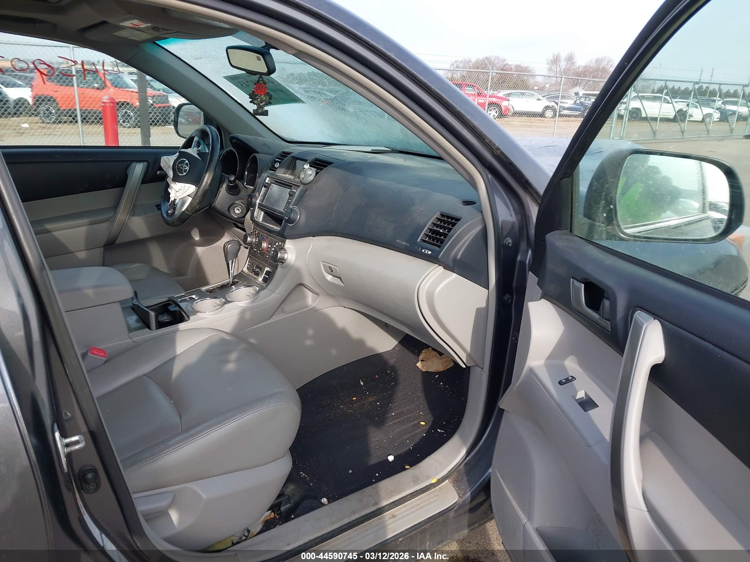 TOYOTA HIGHLANDER image 5