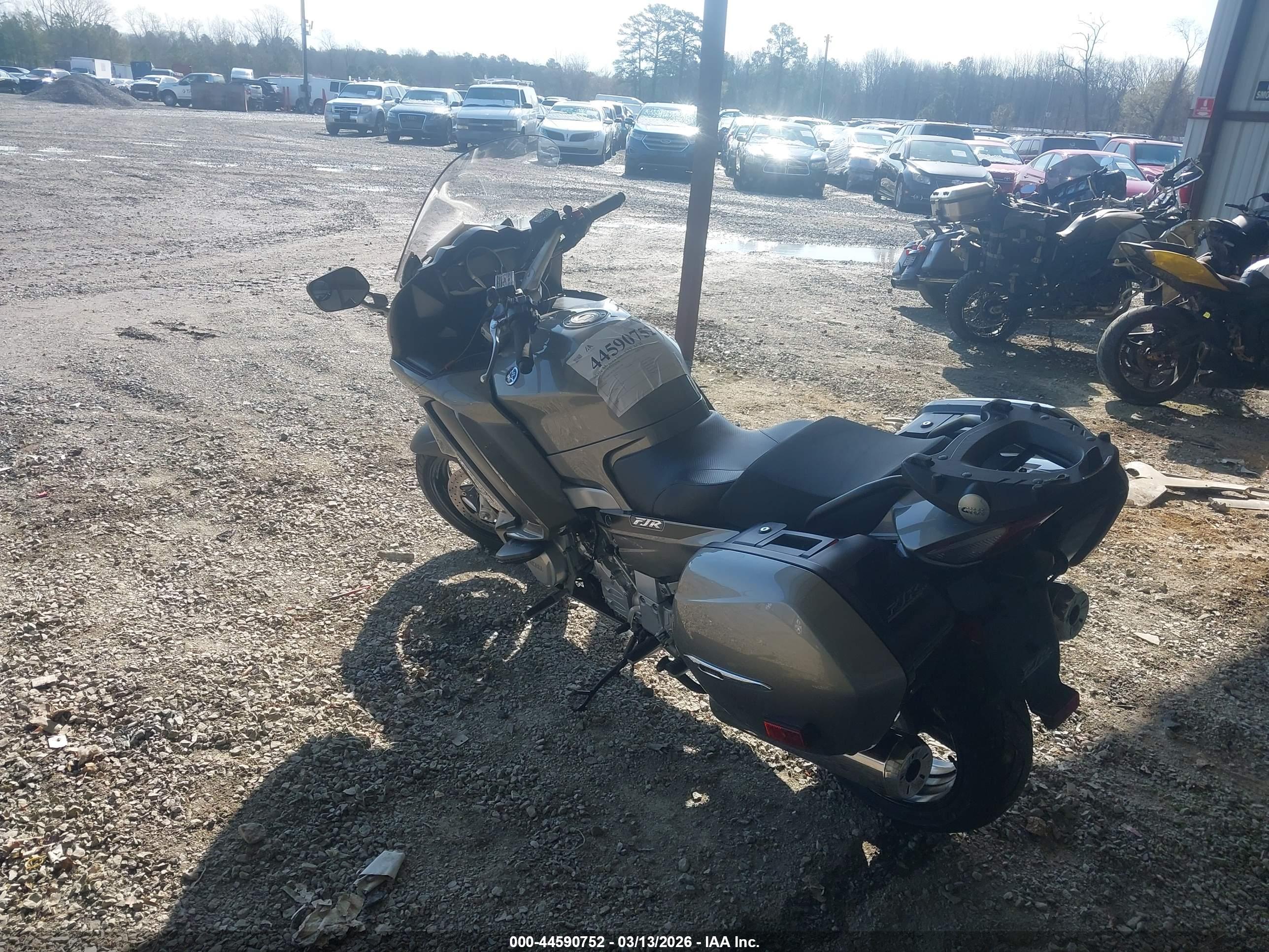YAMAHA FJR1300 image 3