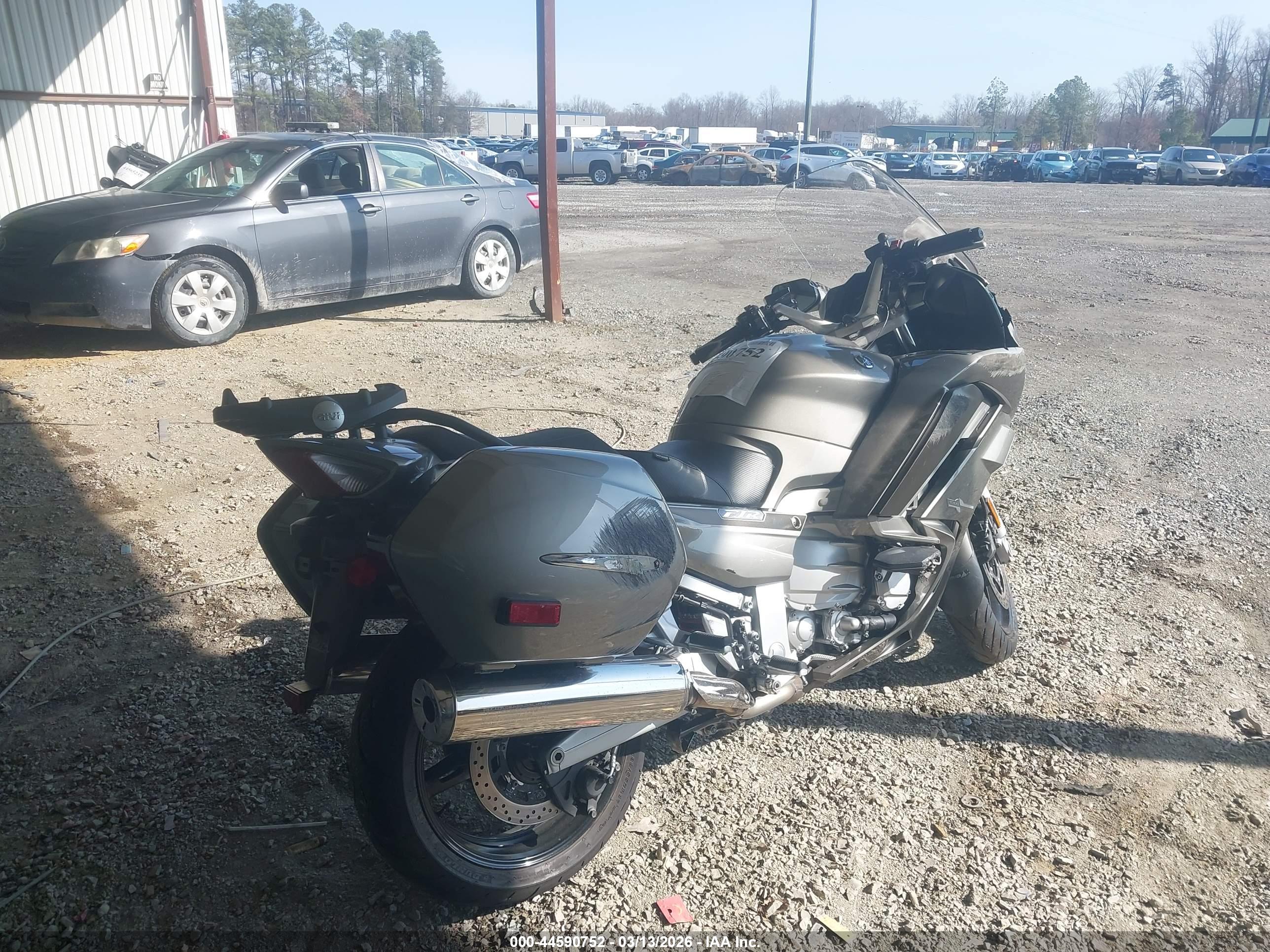 YAMAHA FJR1300 image 4