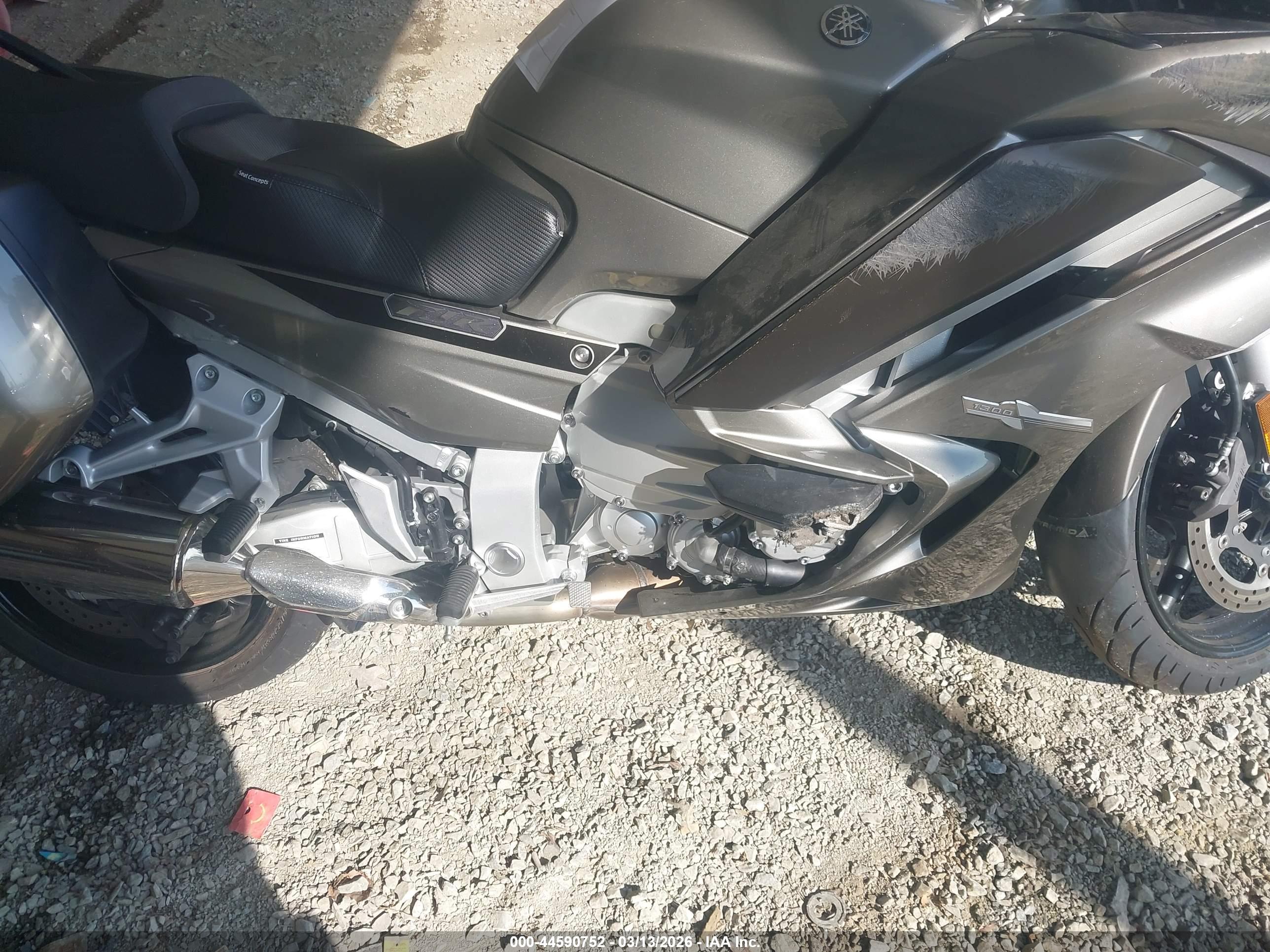 YAMAHA FJR1300 image 8
