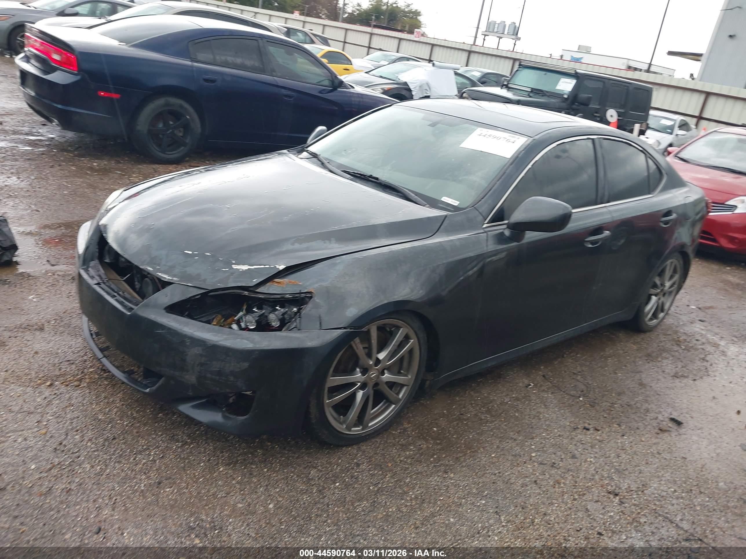 LEXUS IS image 2