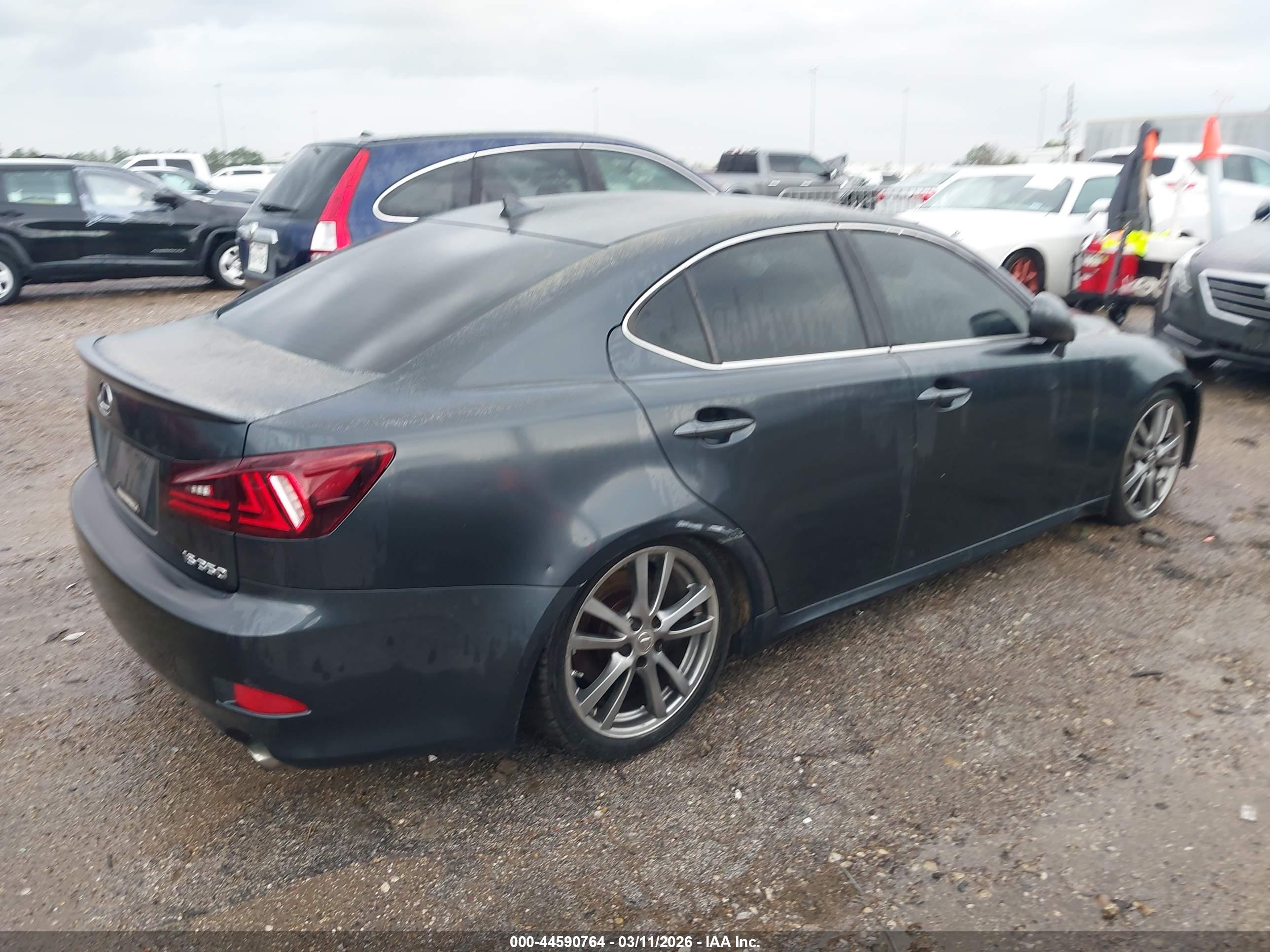 LEXUS IS image 4