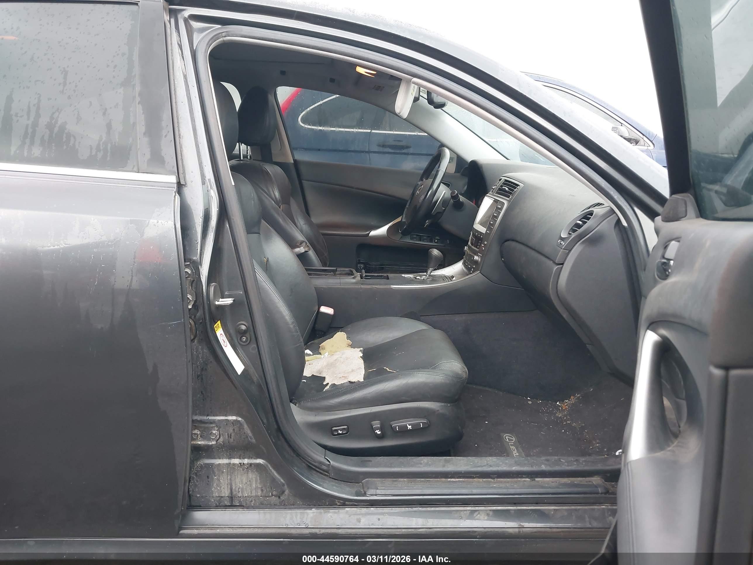 LEXUS IS image 5