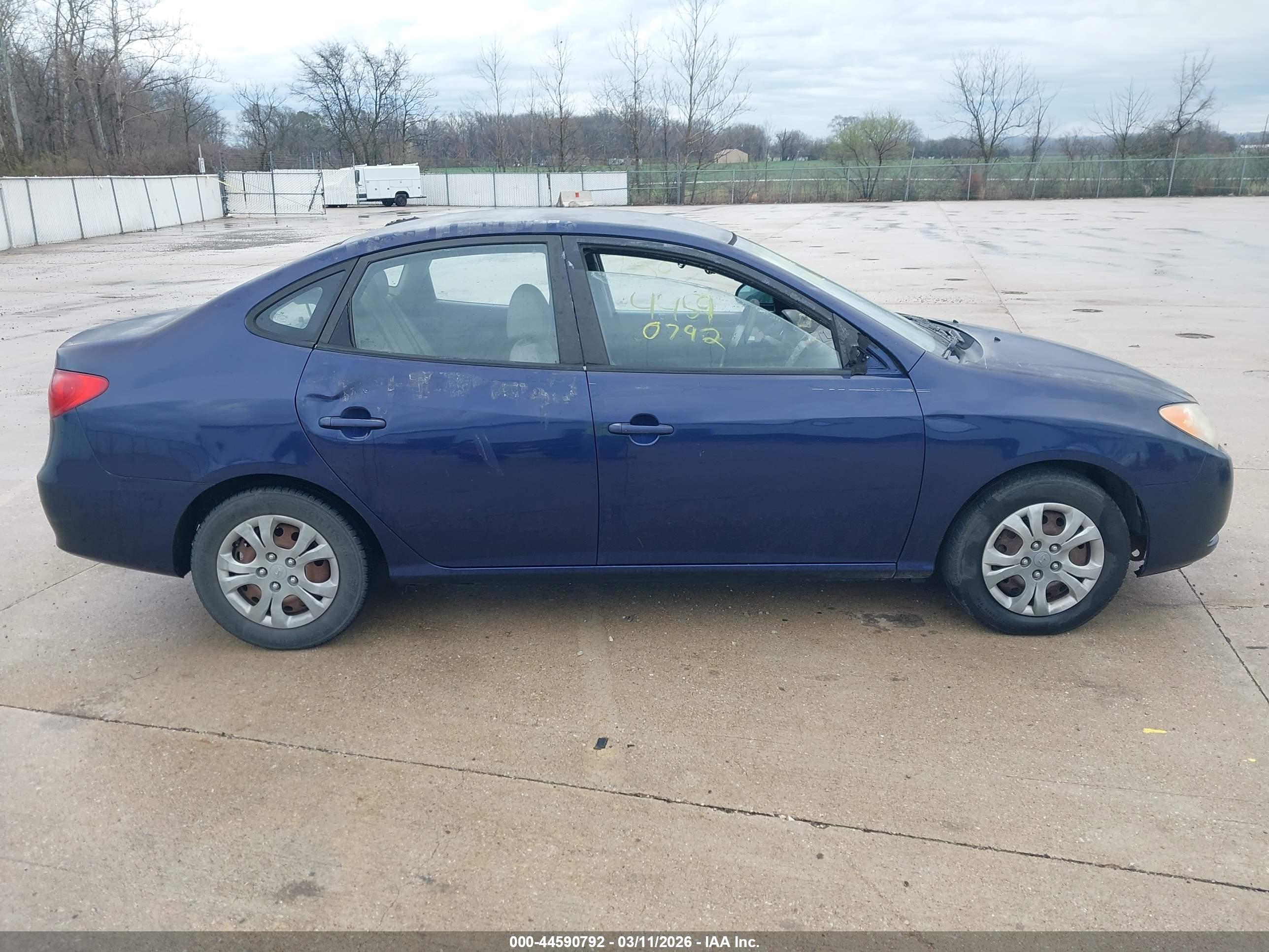 HYUNDAI ELANTRA image 6