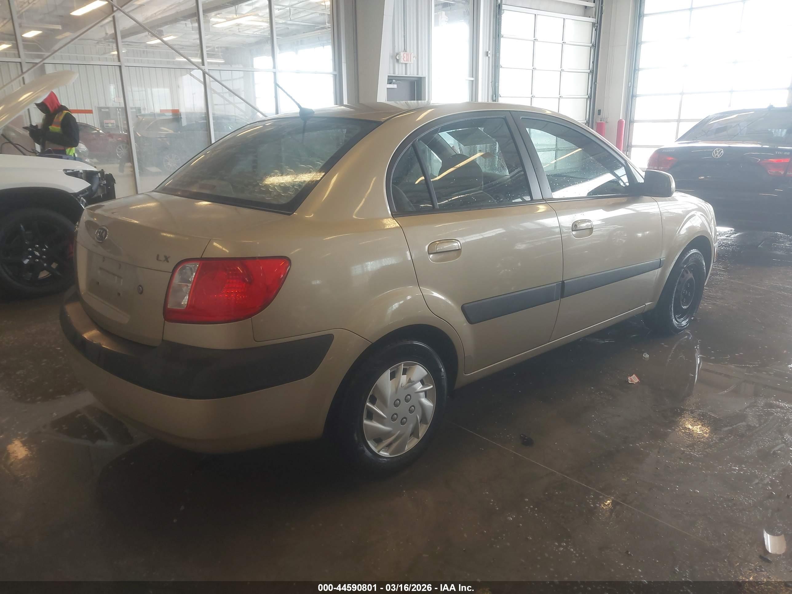 KIA RIO image 4