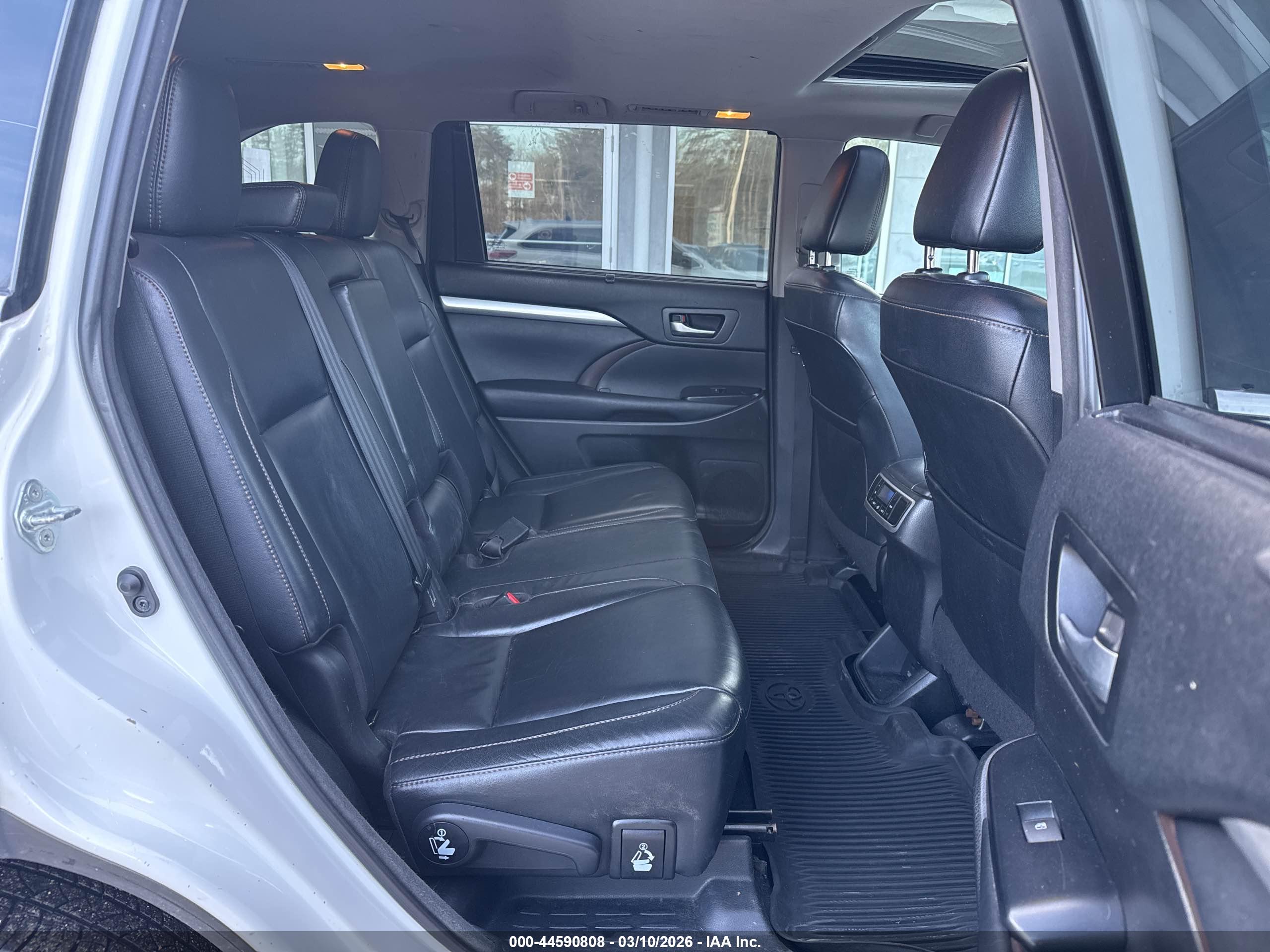 TOYOTA HIGHLANDER image 8