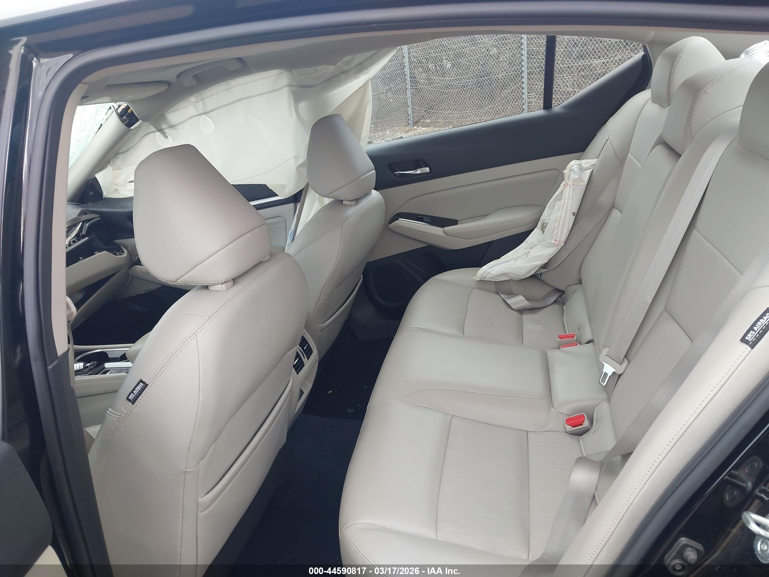 NISSAN ALTIMA image 8