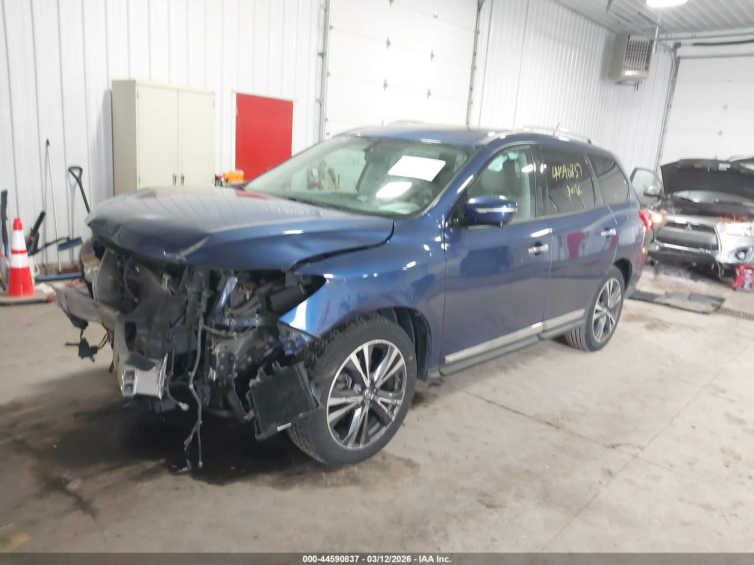 NISSAN PATHFINDER image 2