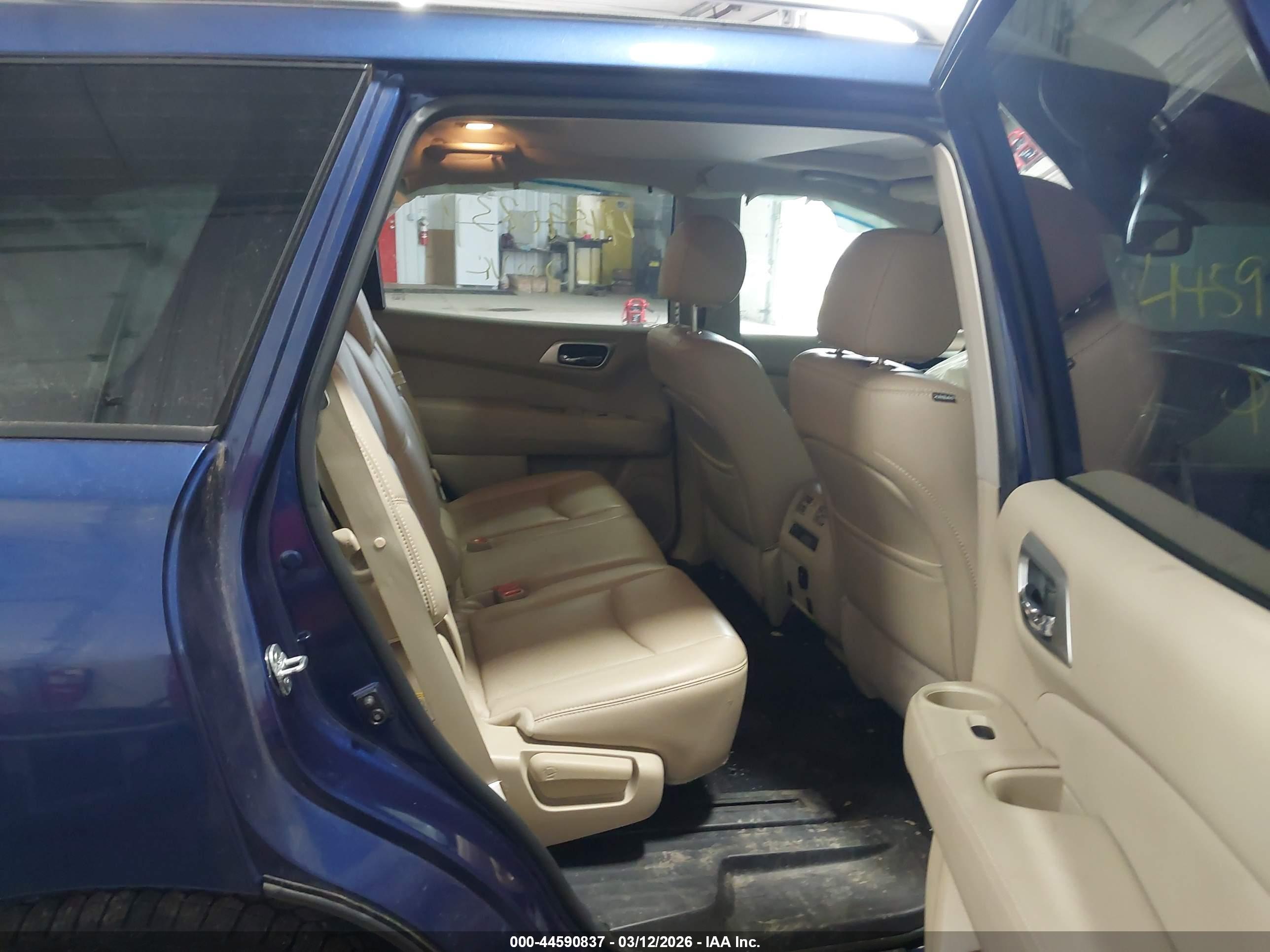 NISSAN PATHFINDER image 8