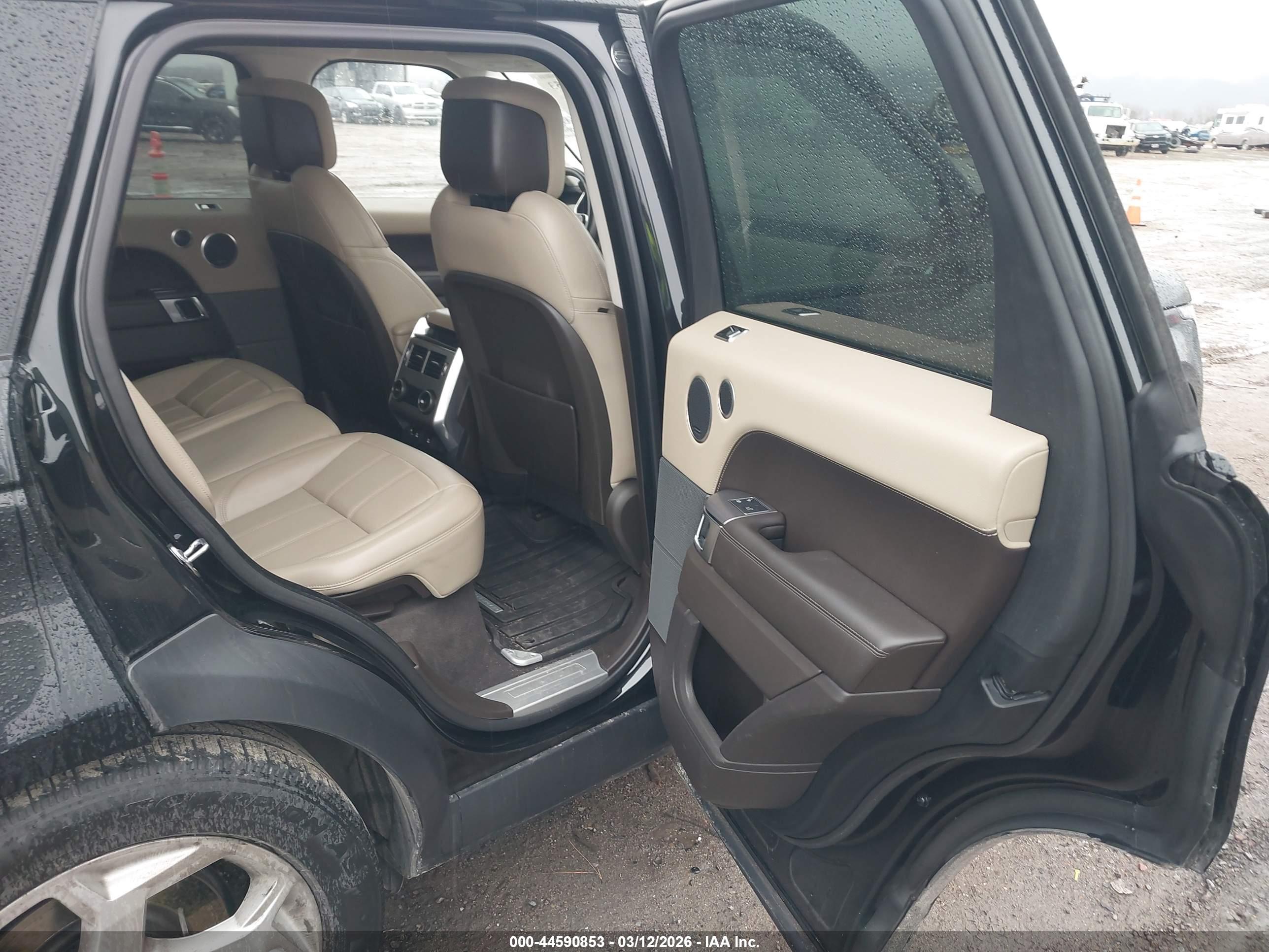 LAND ROVER image 8
