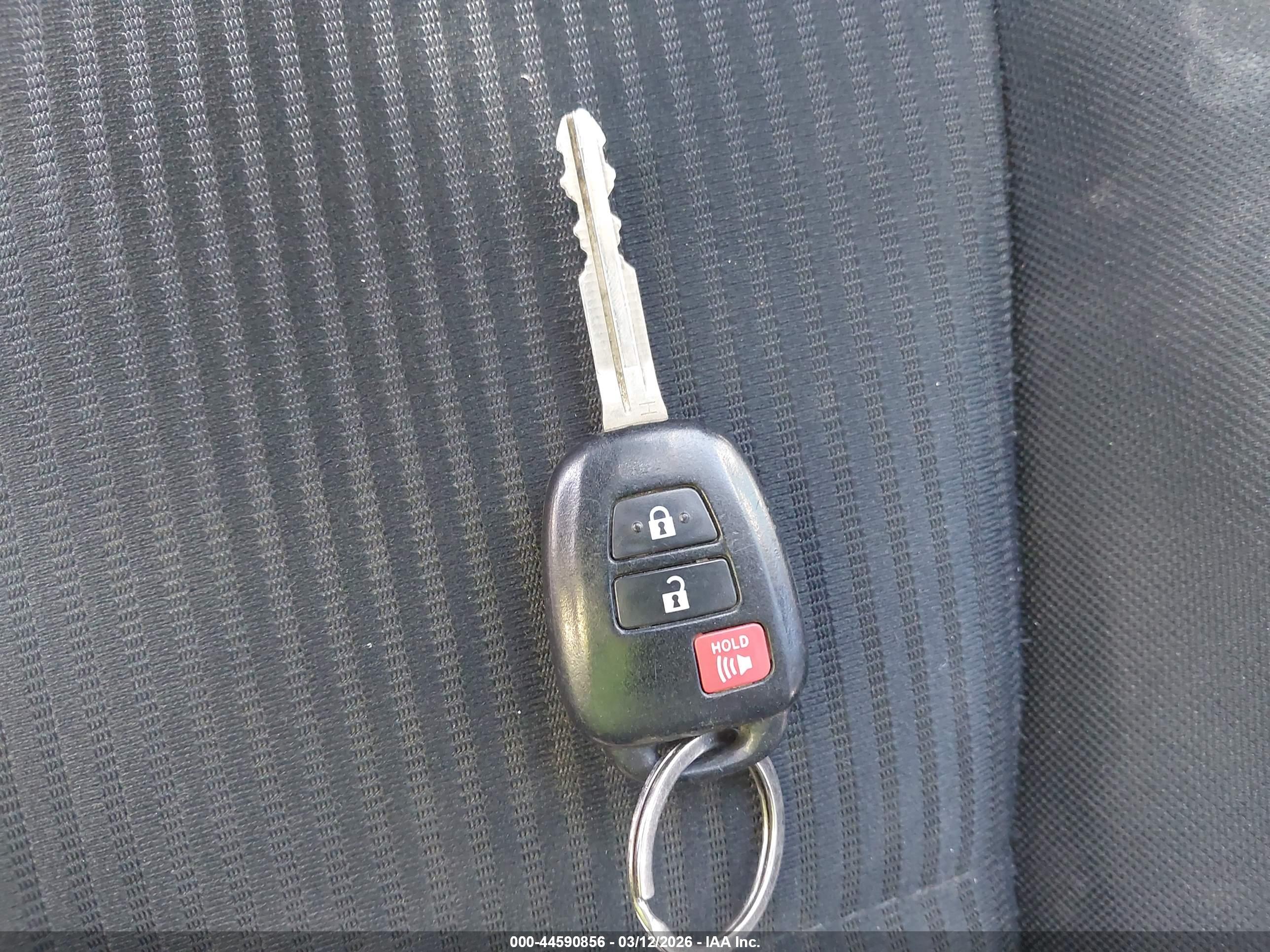 TOYOTA RAV4 image 11