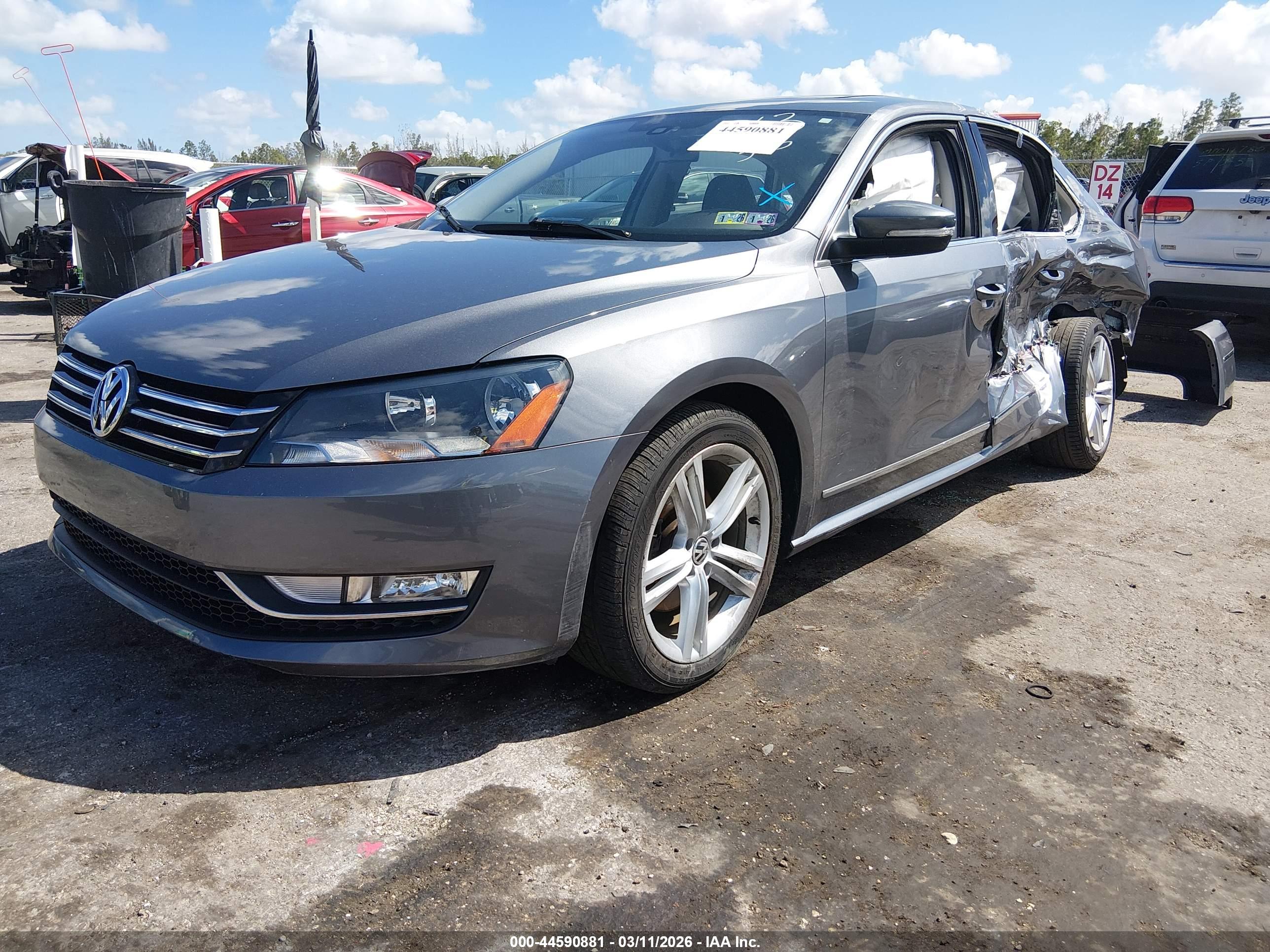 VOLKSWAGEN PASSAT image 2