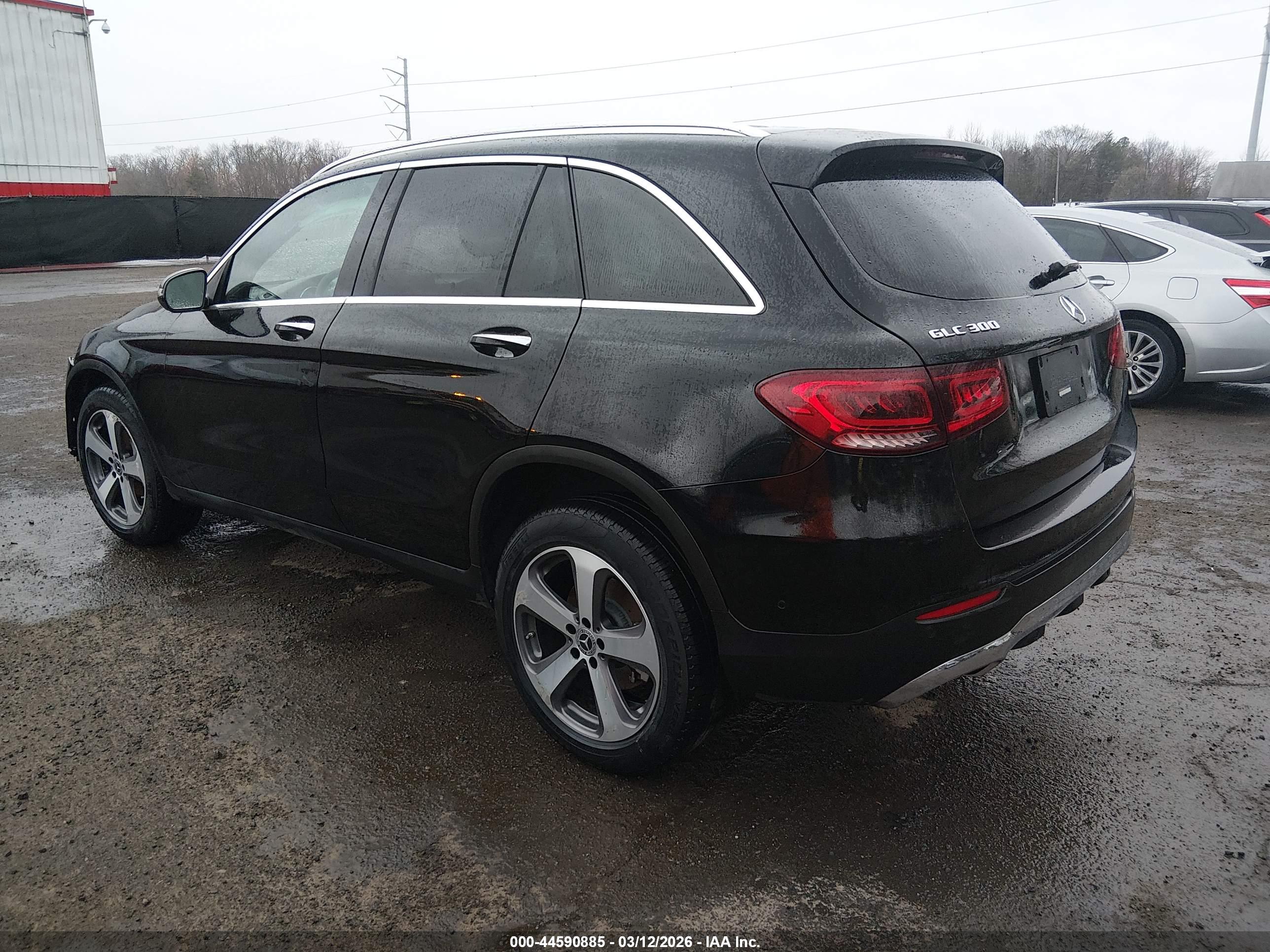 MERCEDES-BENZ GLC image 3