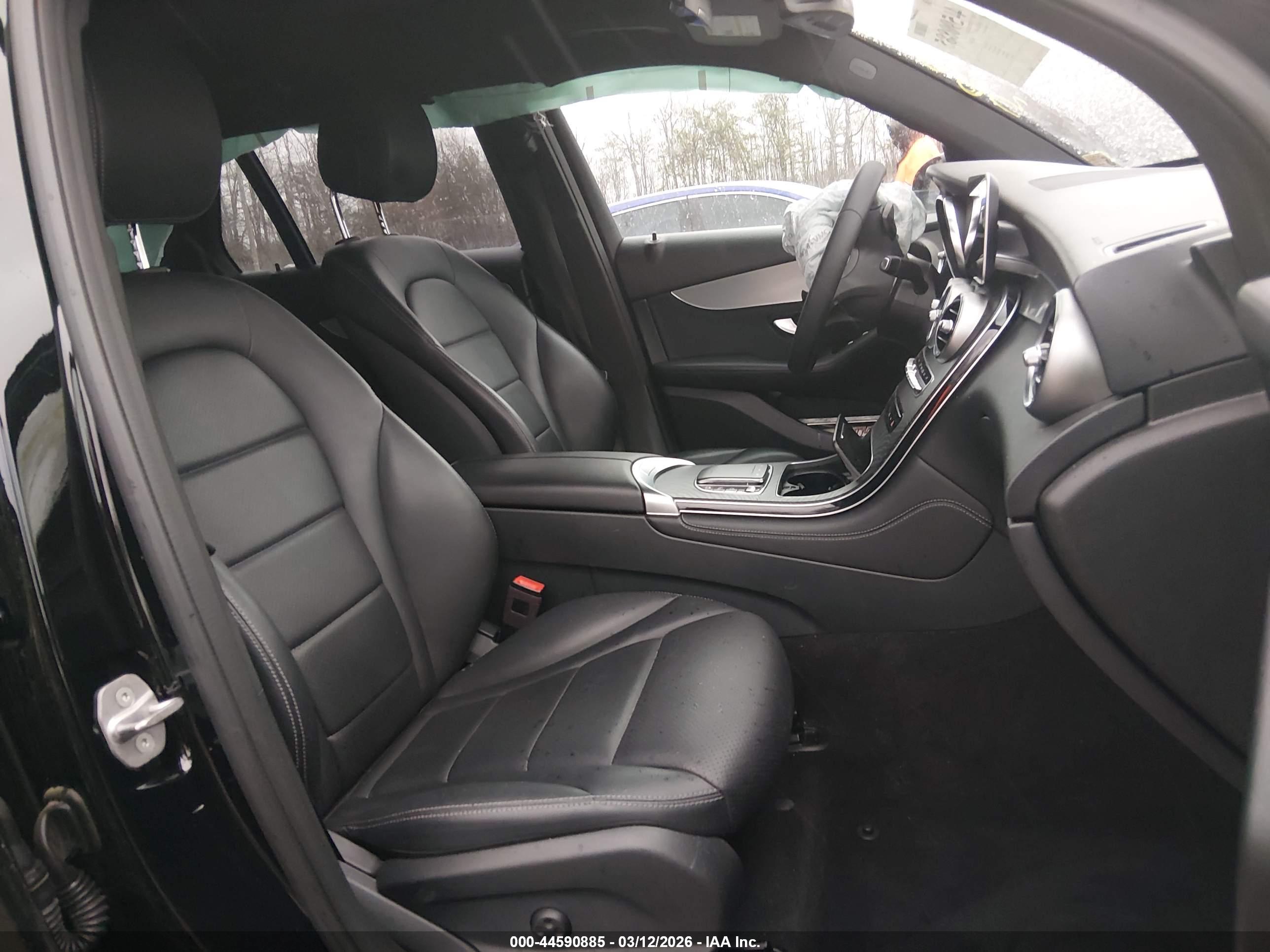MERCEDES-BENZ GLC image 5