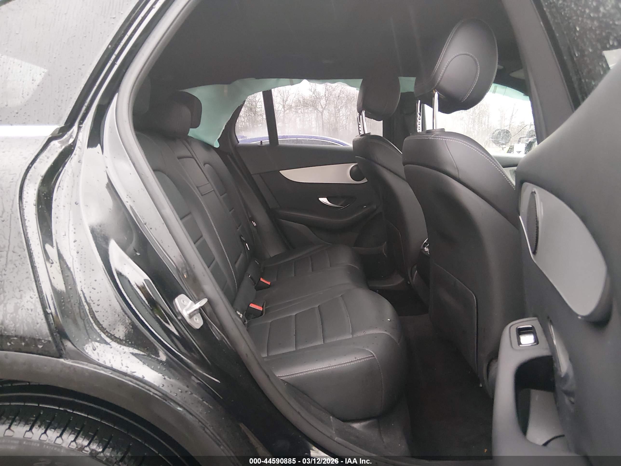 MERCEDES-BENZ GLC image 8