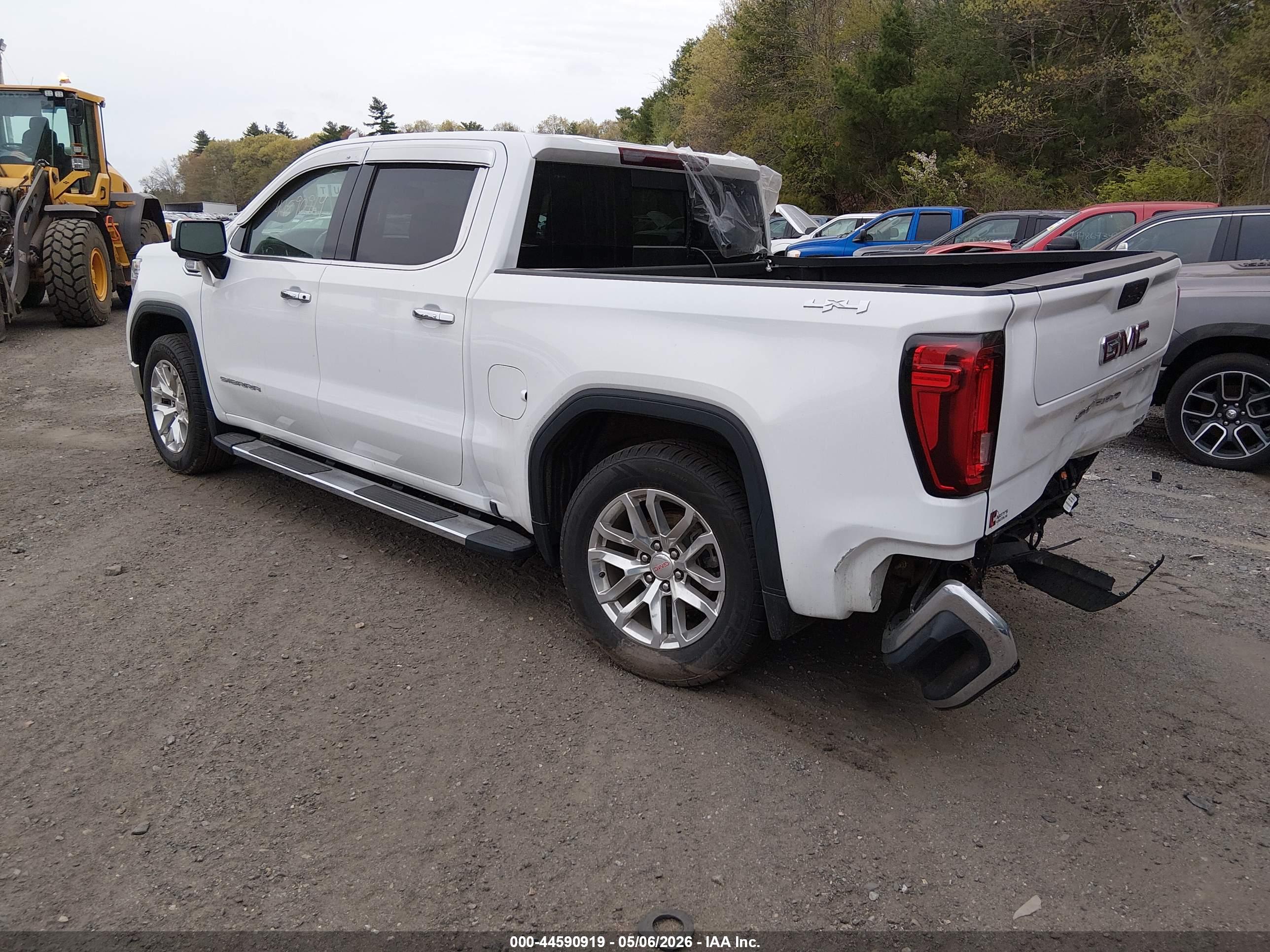 GMC SIERRA image 3