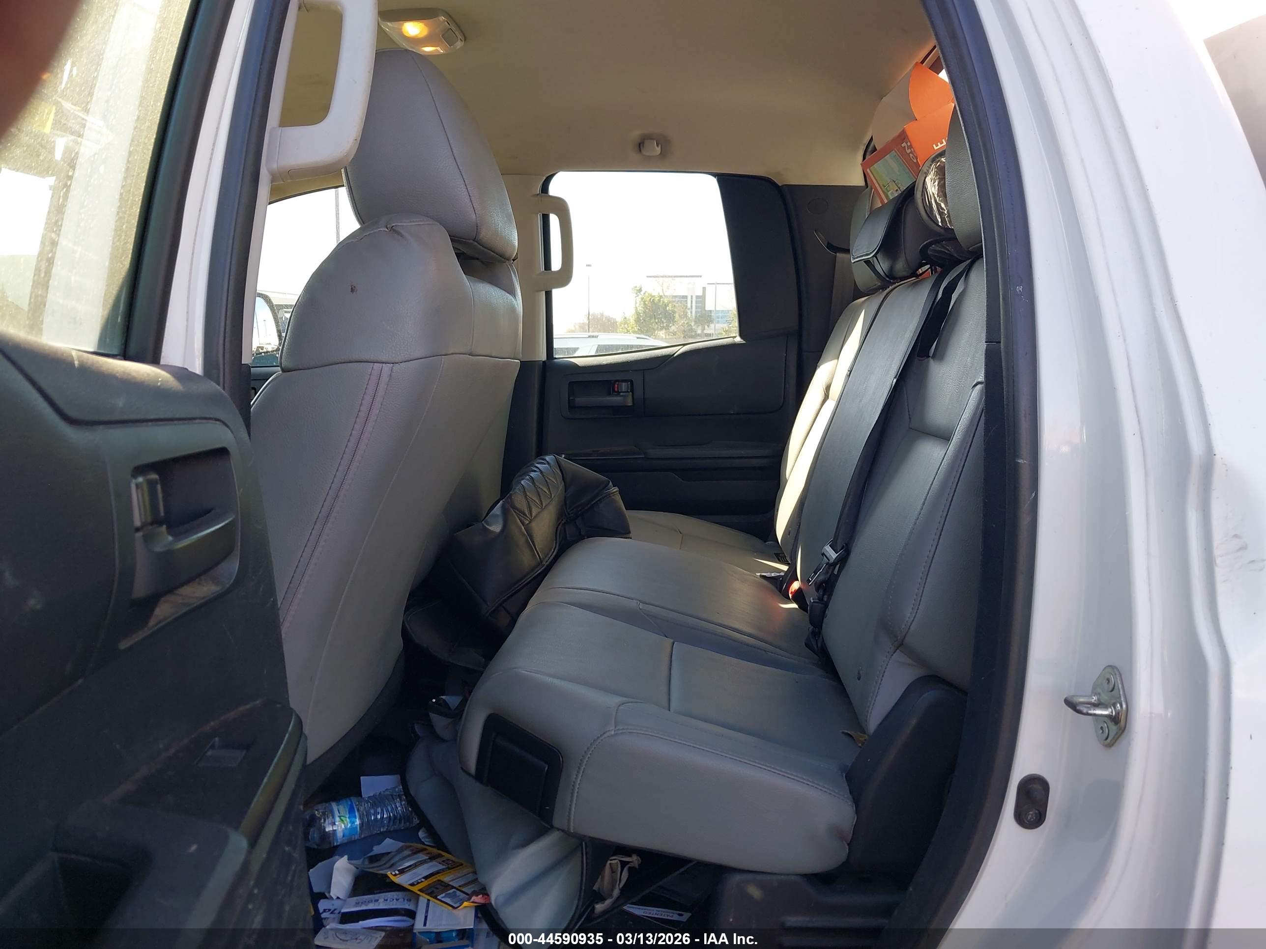 TOYOTA TUNDRA image 8