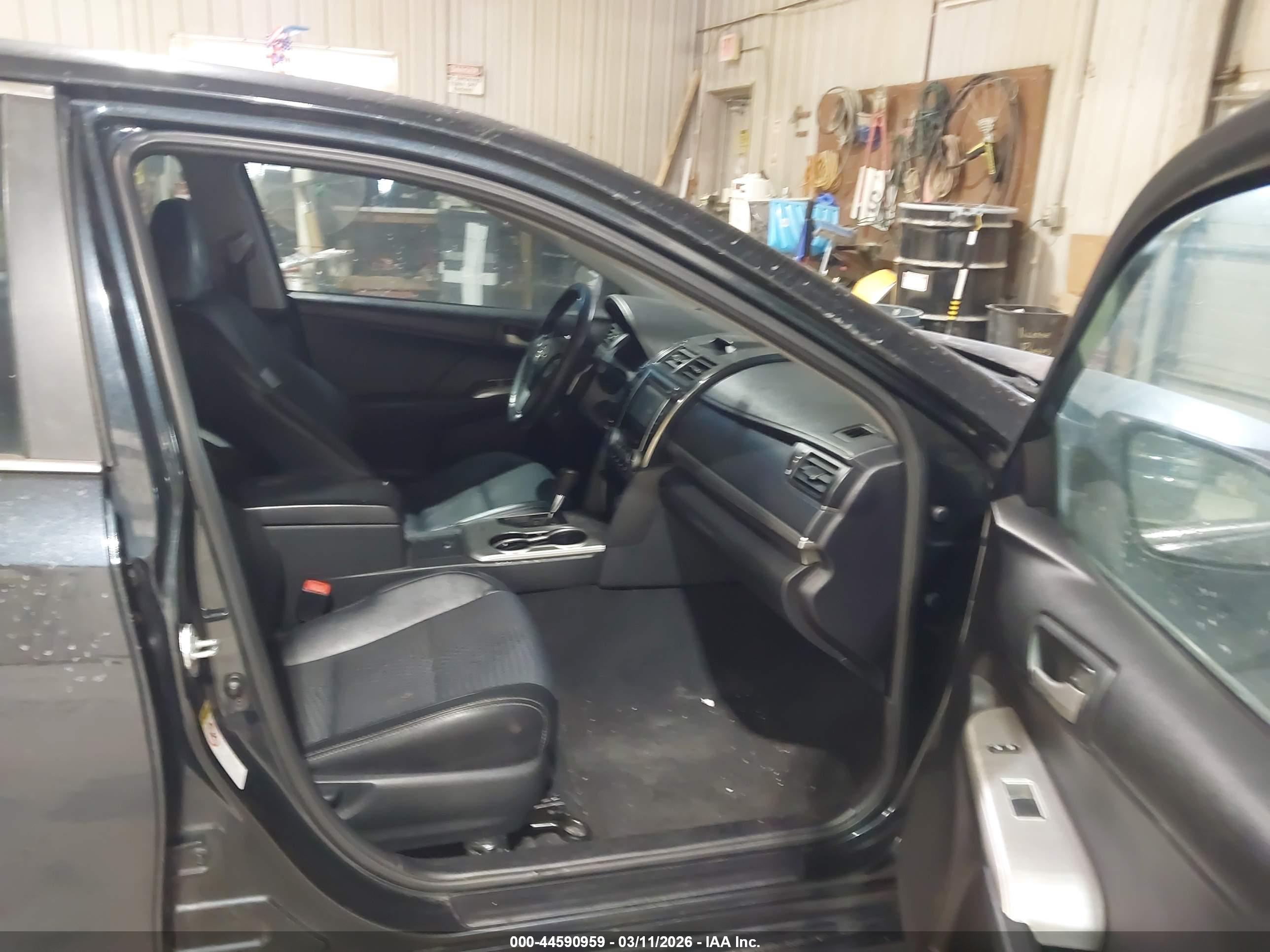 TOYOTA CAMRY image 5