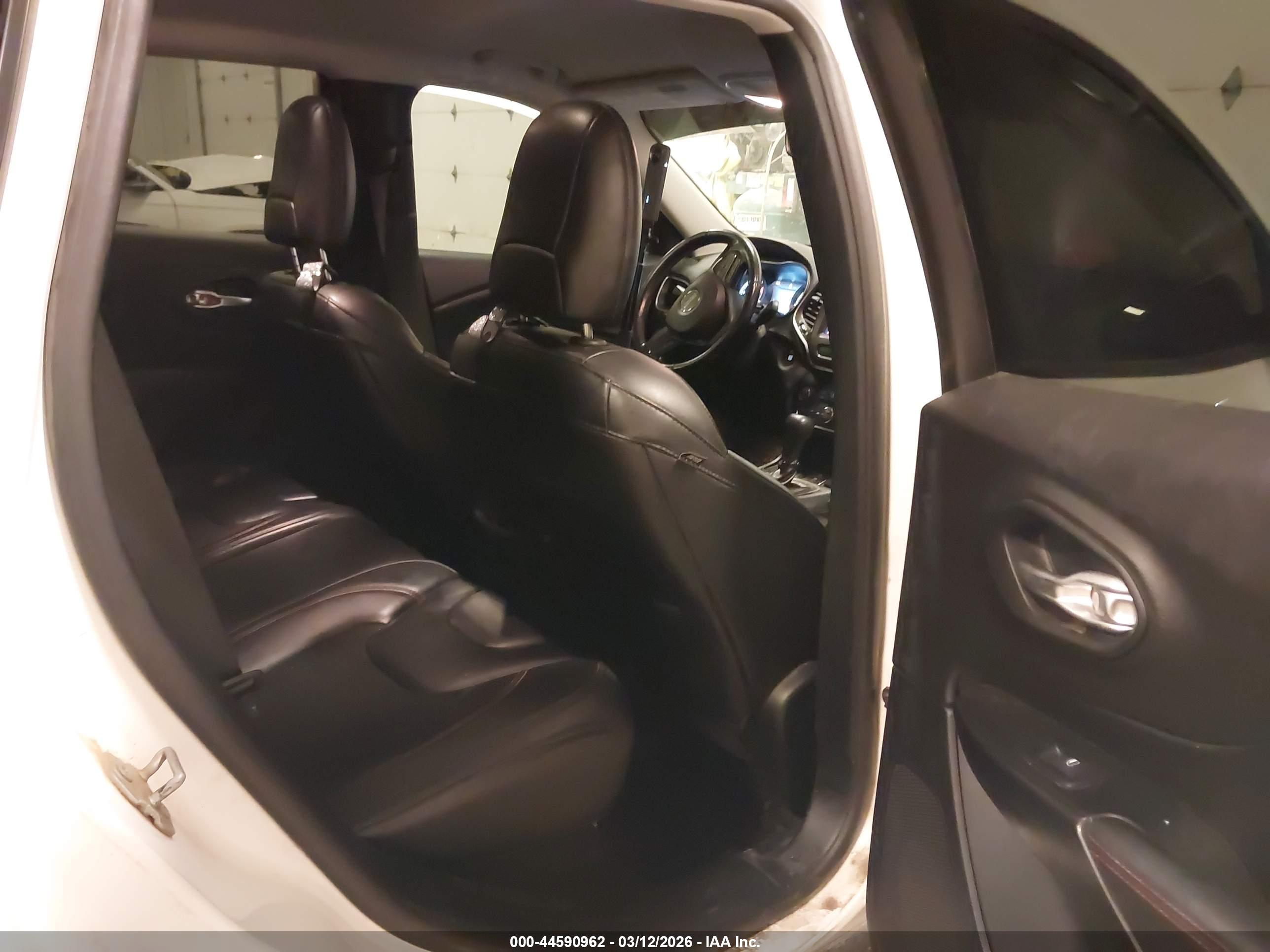 JEEP CHEROKEE image 8