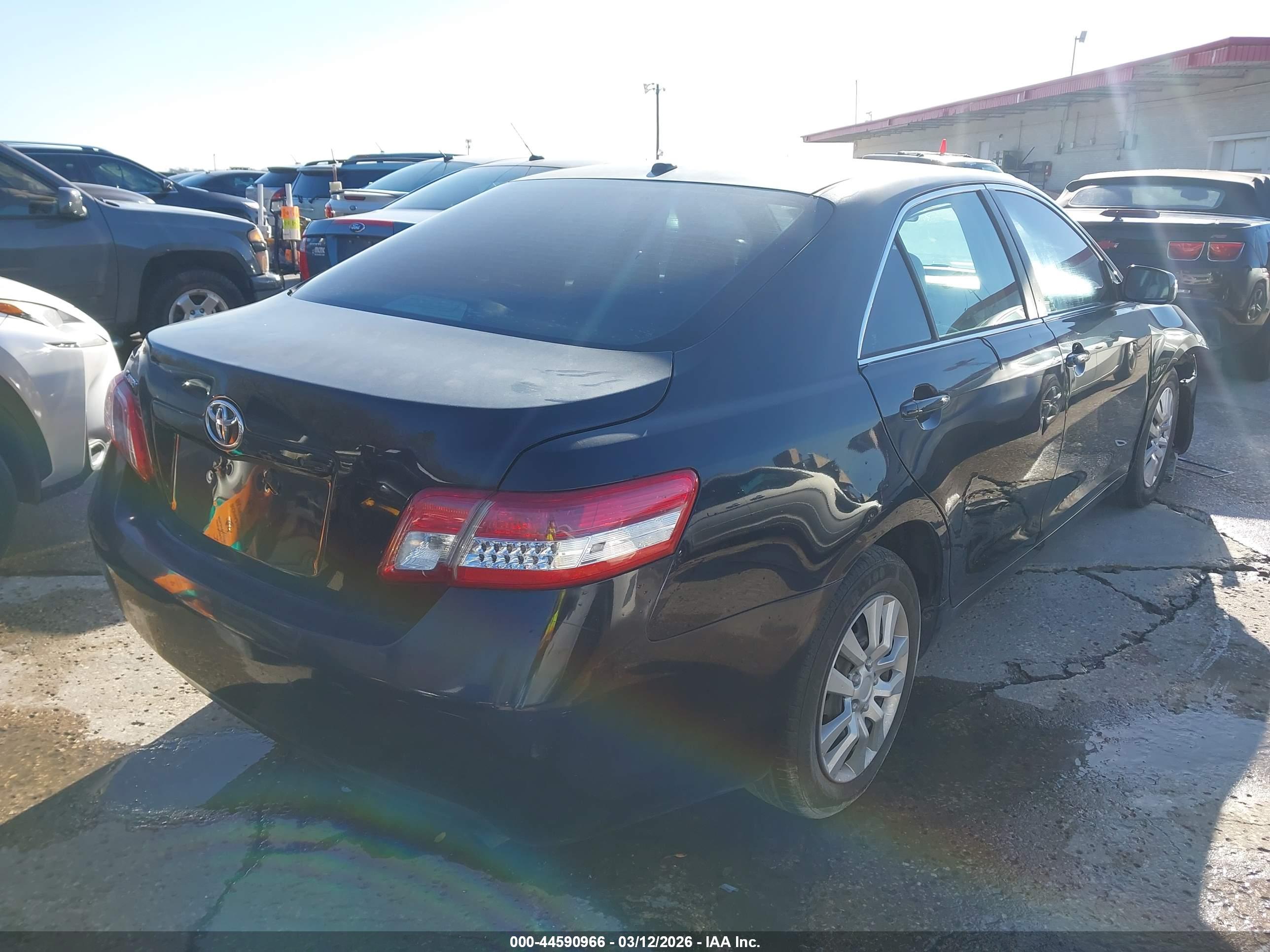 TOYOTA CAMRY image 4