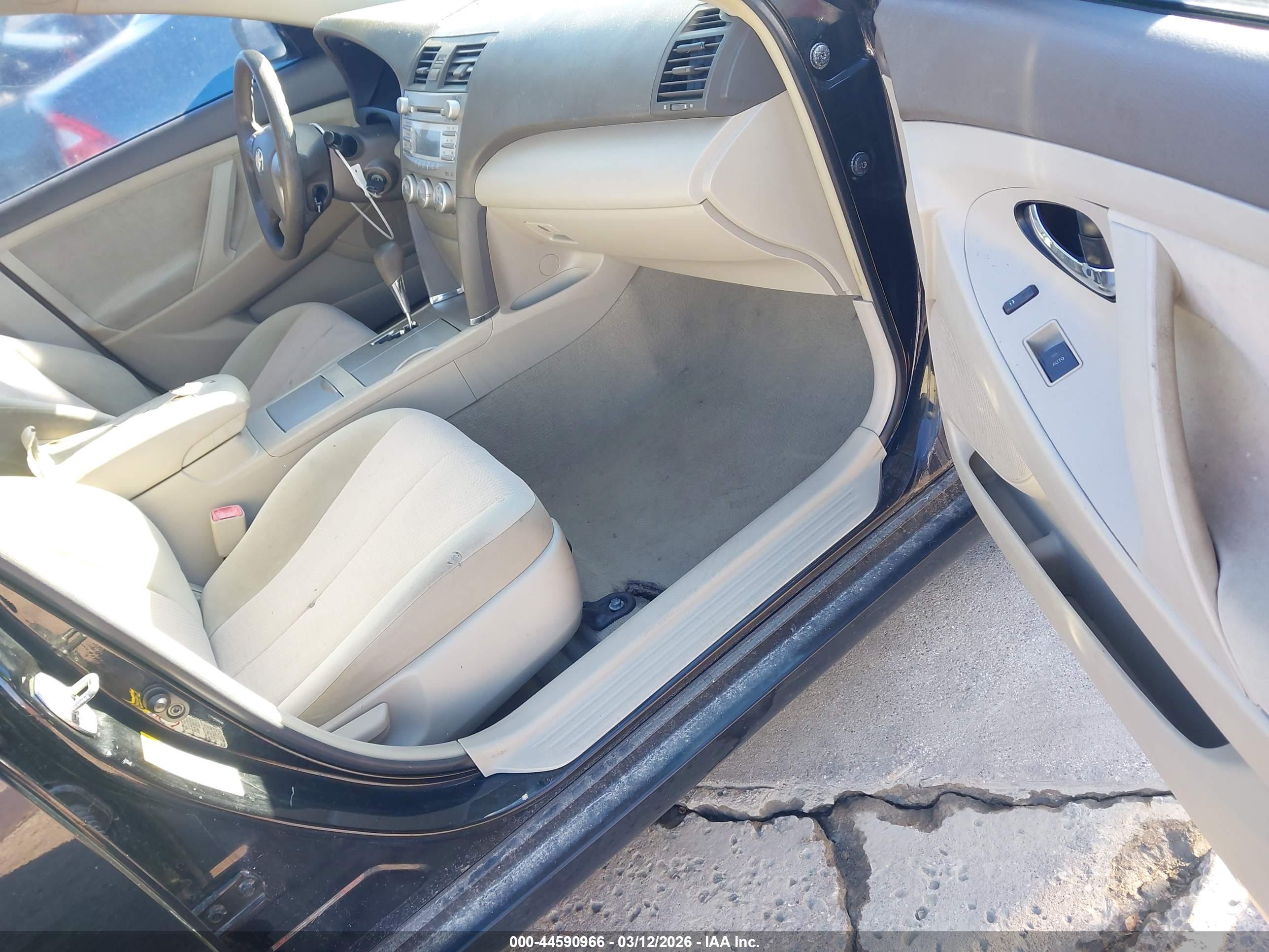 TOYOTA CAMRY image 5
