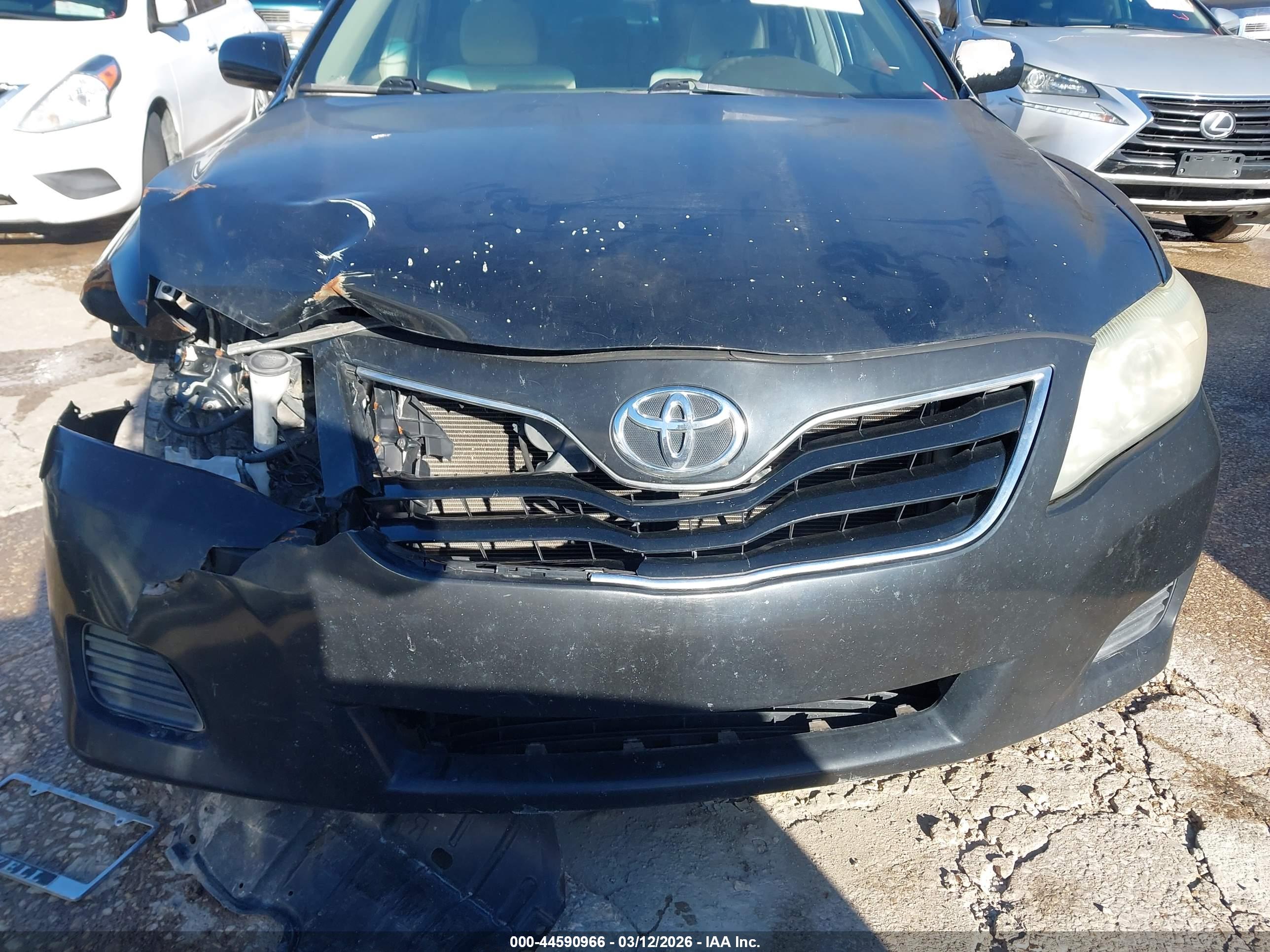 TOYOTA CAMRY image 6