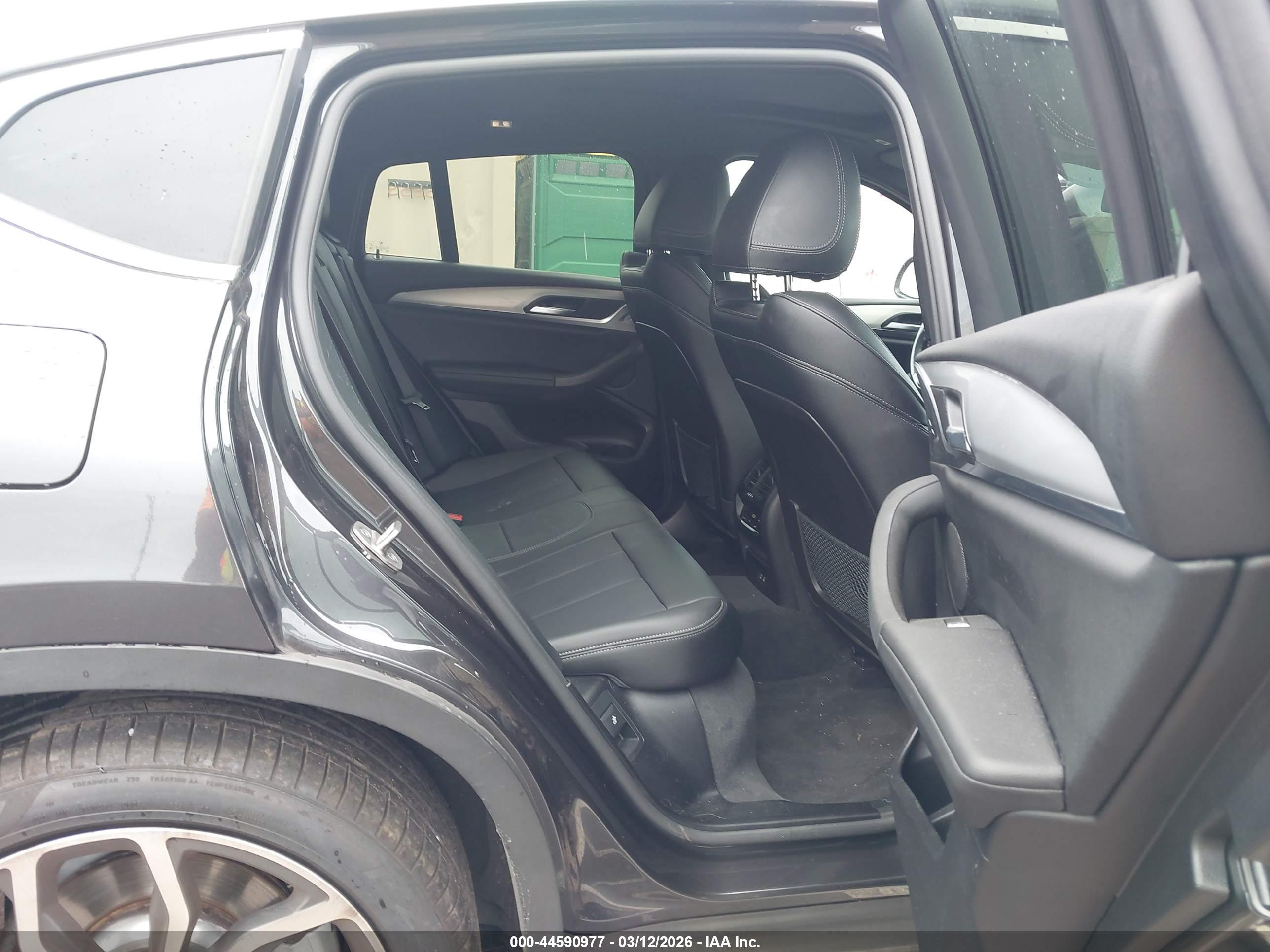 BMW X4 image 8