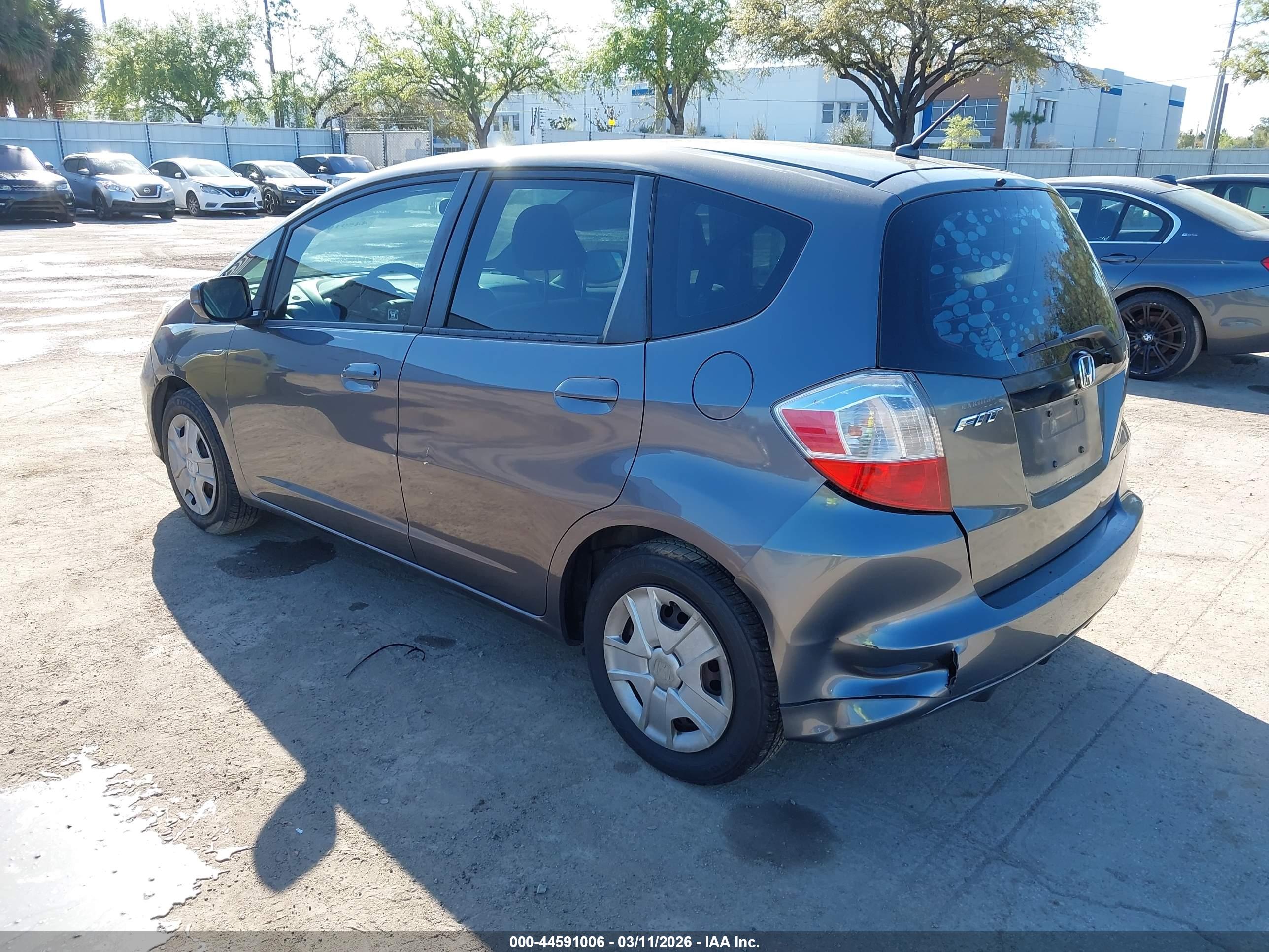 HONDA FIT image 3