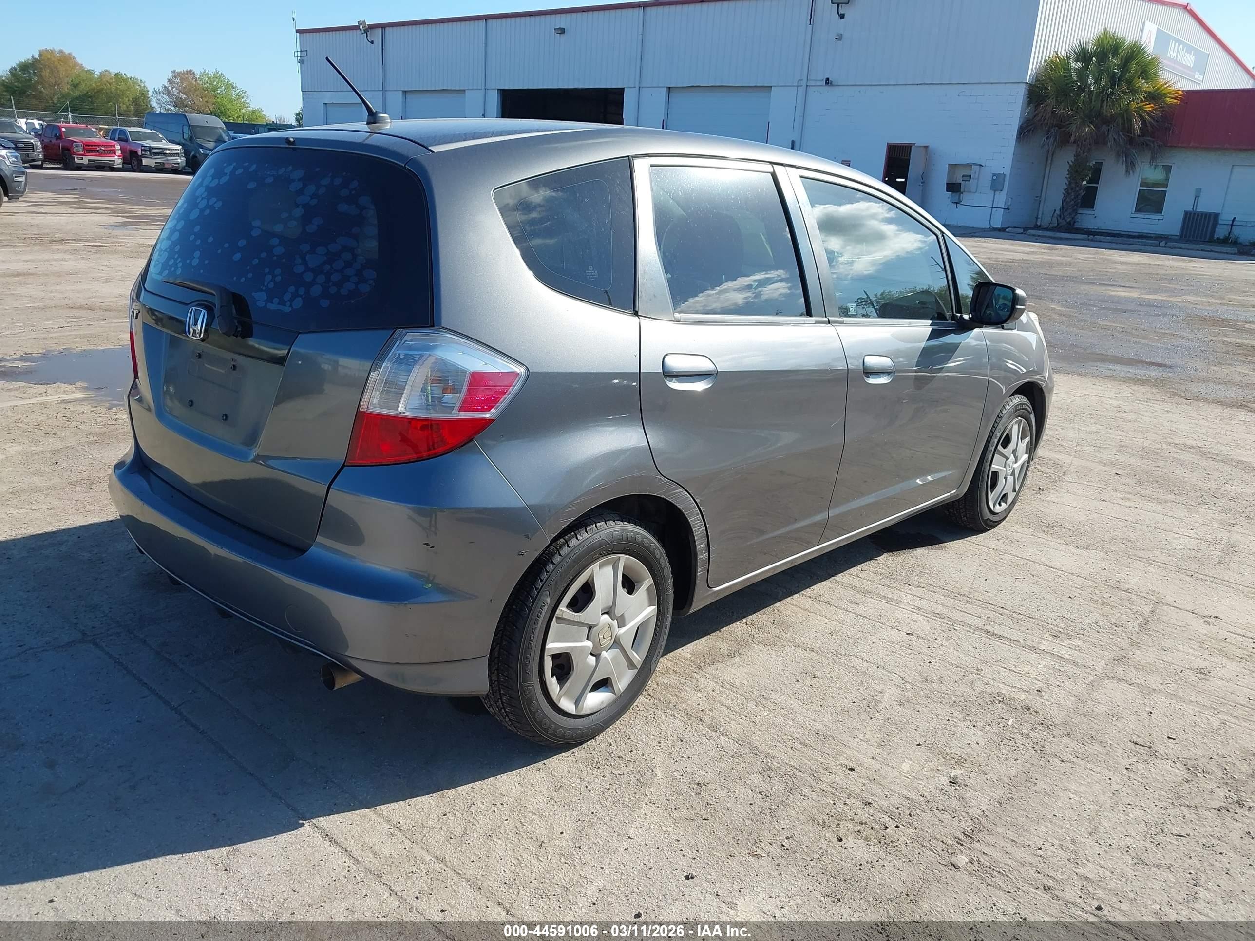 HONDA FIT image 4