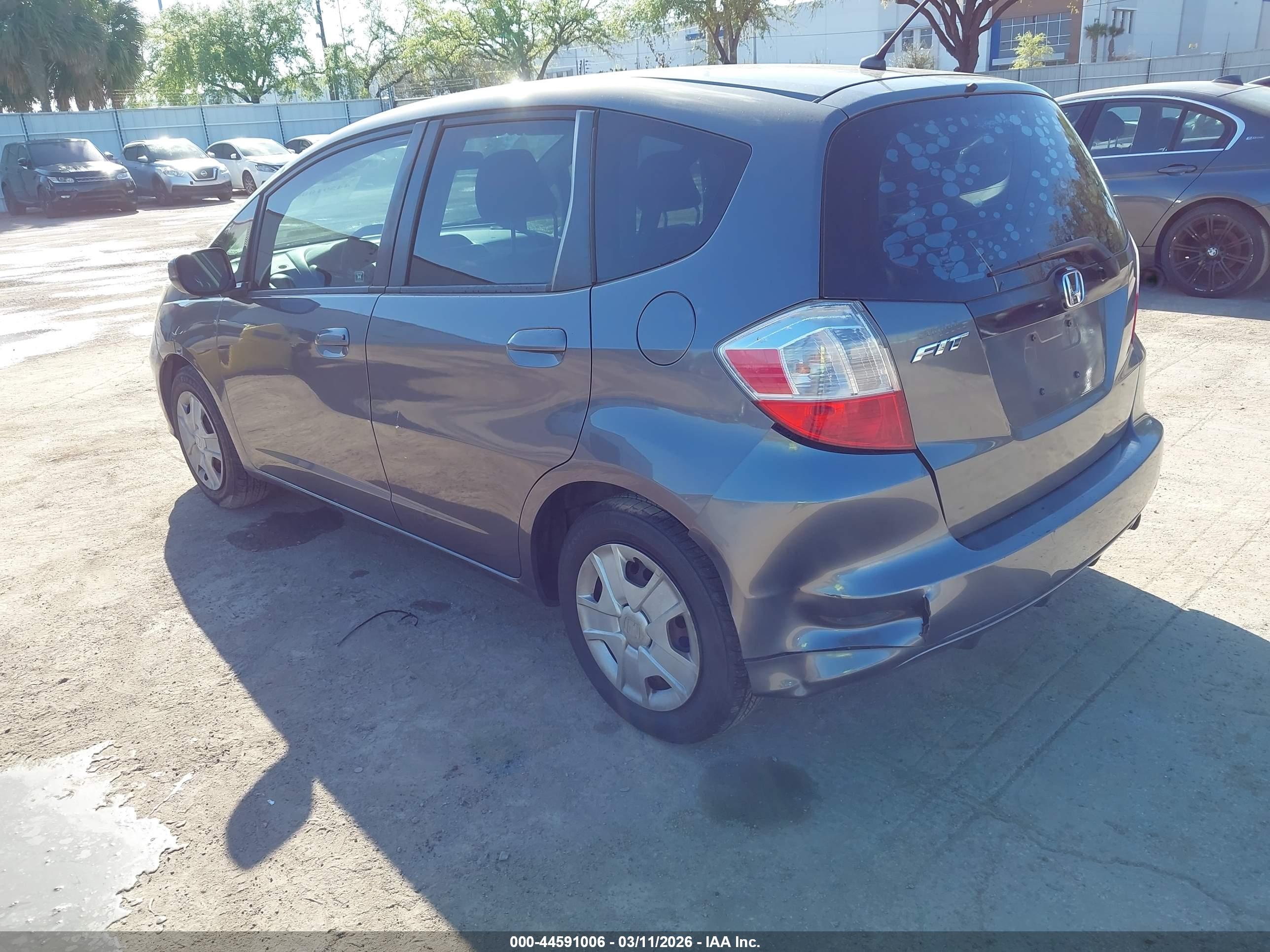 HONDA FIT image 6