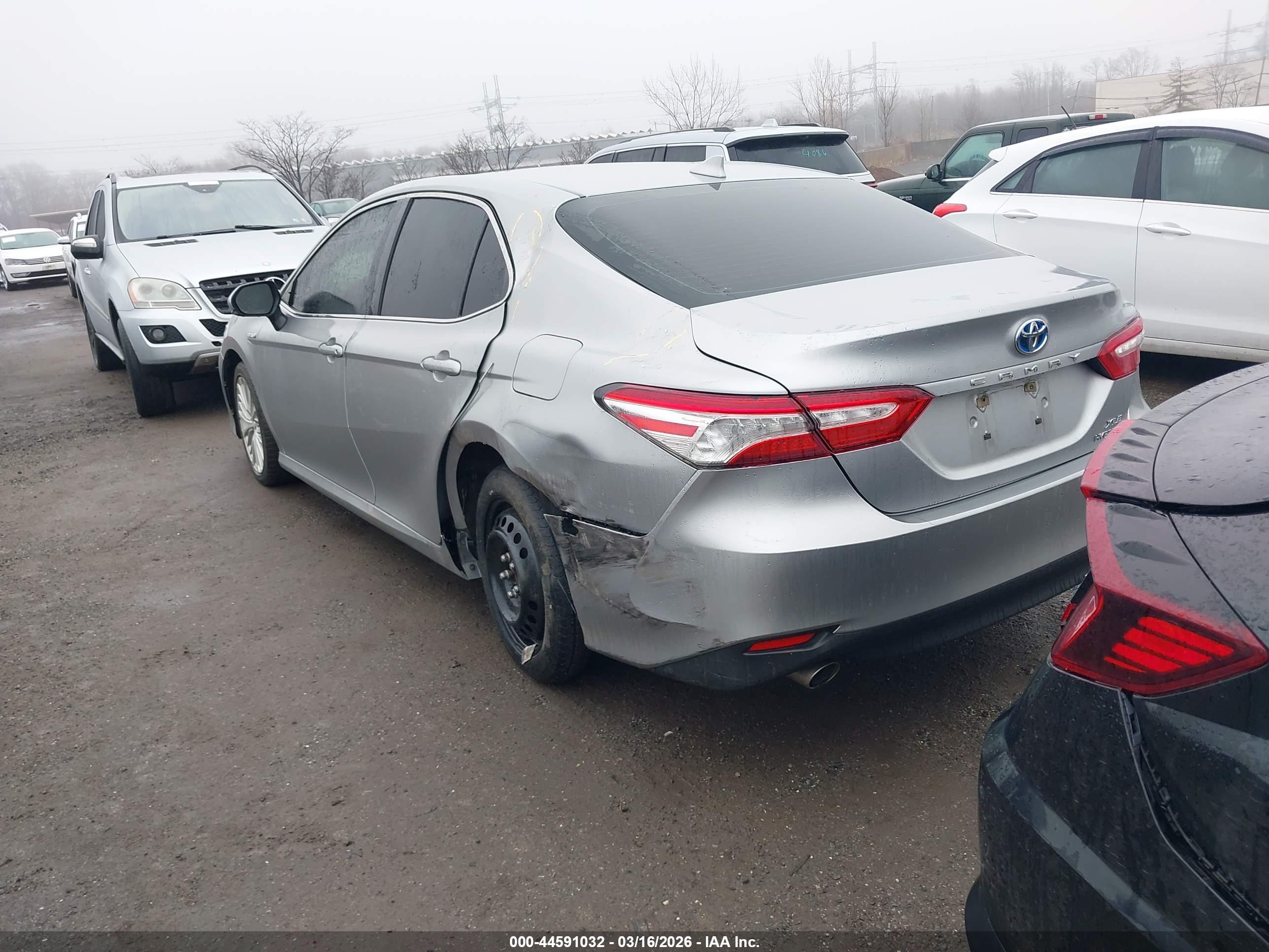 TOYOTA CAMRY image 3