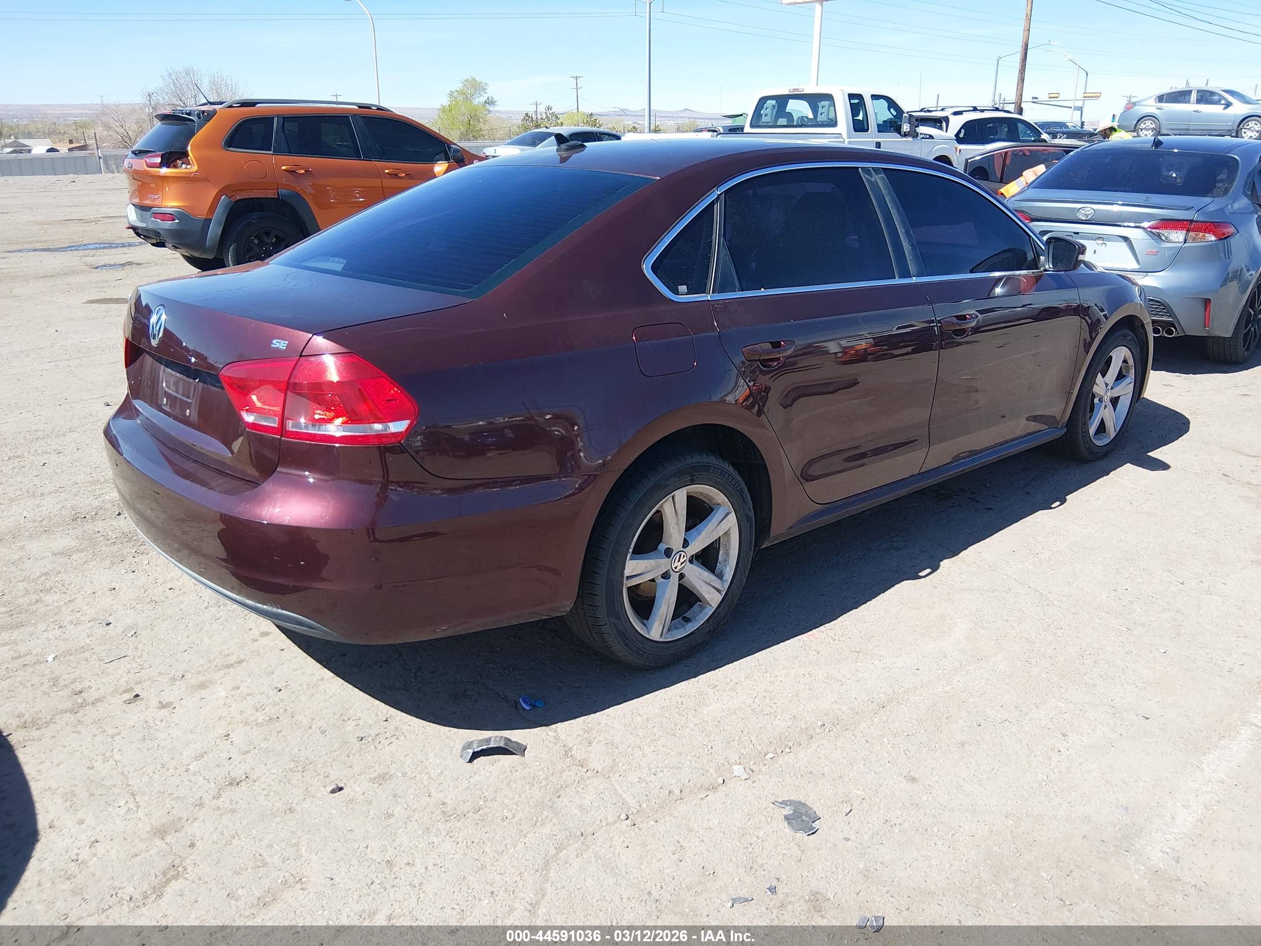 VOLKSWAGEN PASSAT image 4