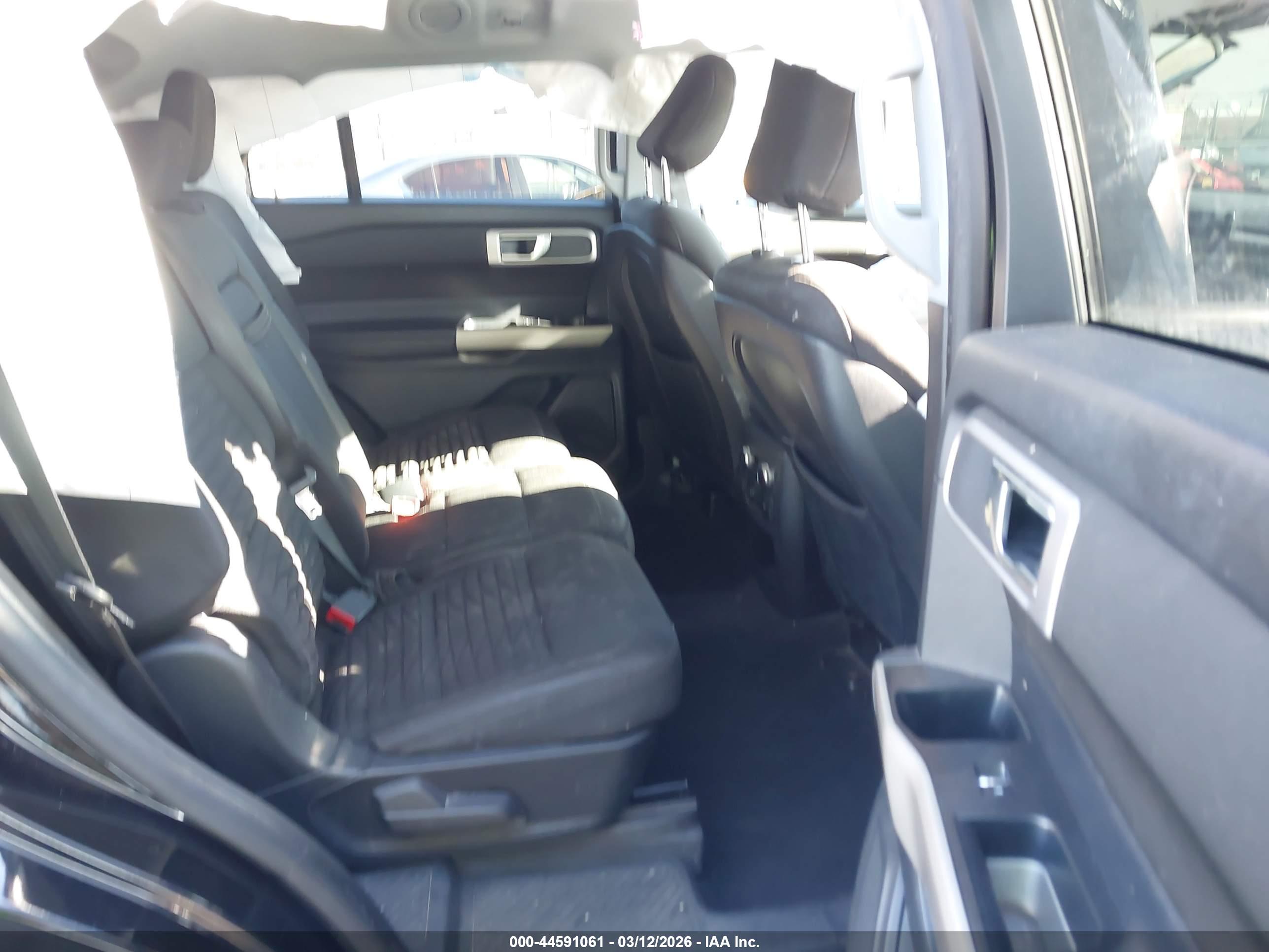 FORD EXPLORER image 8