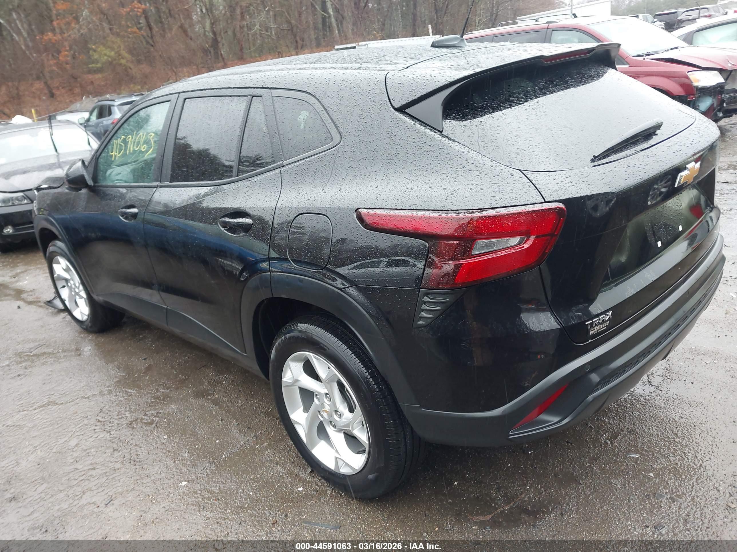 CHEVROLET TRAX image 3