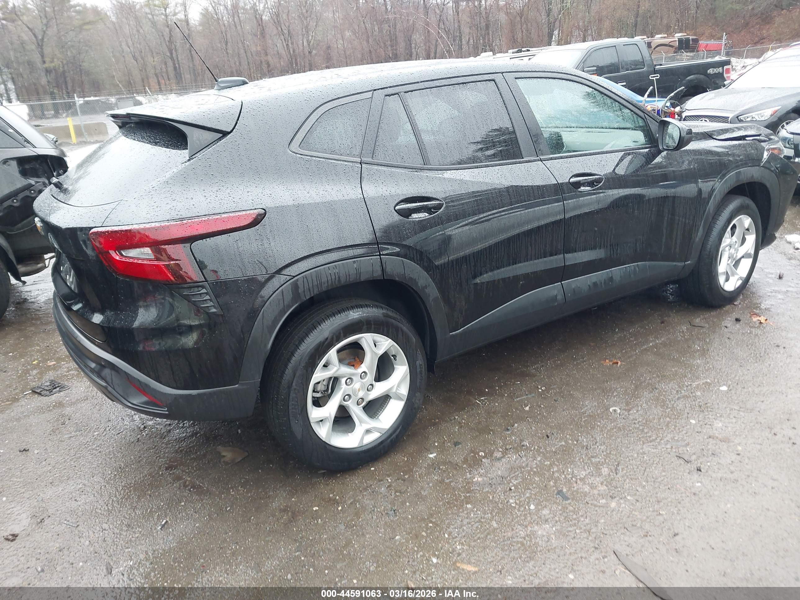 CHEVROLET TRAX image 4