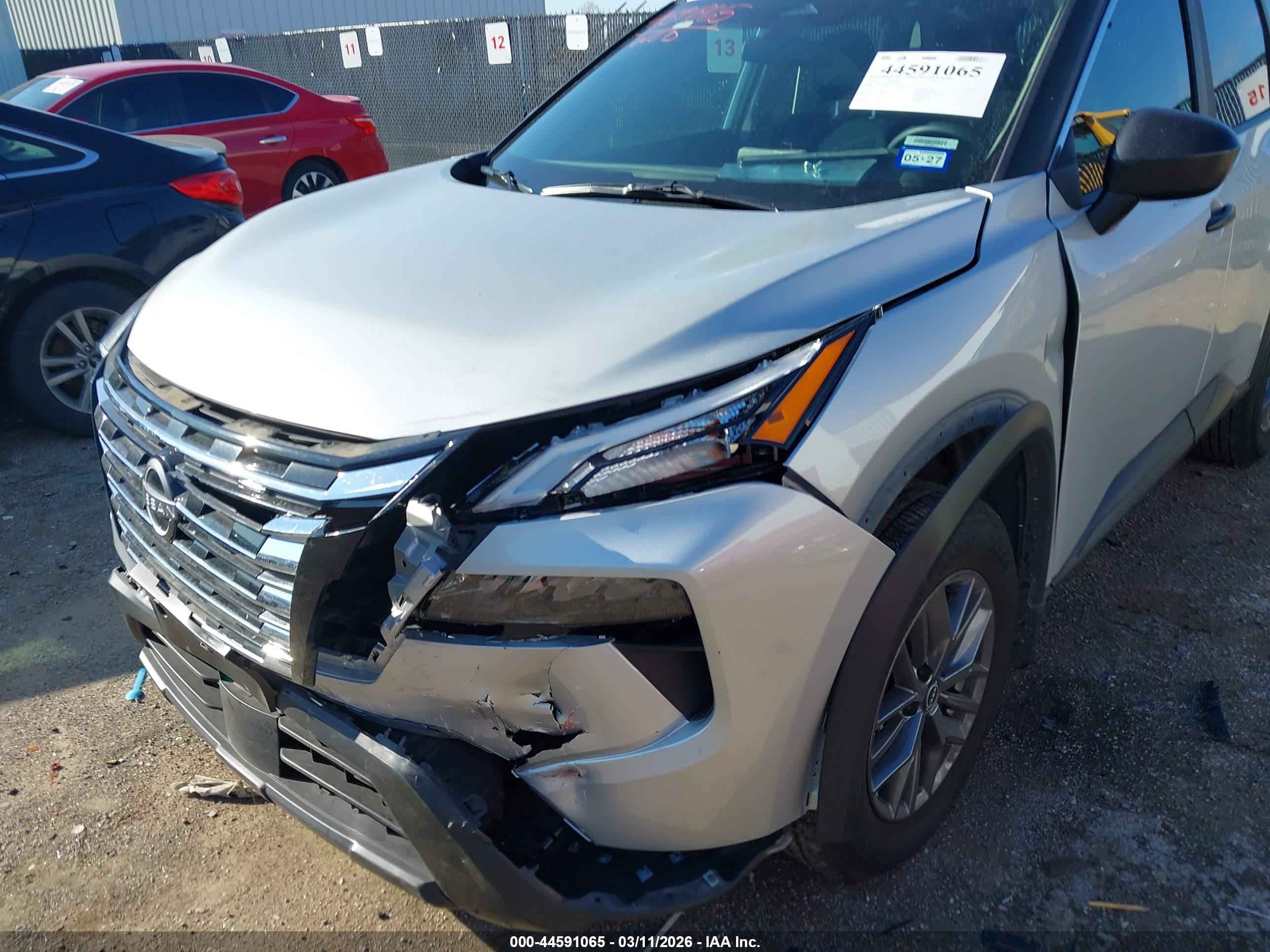 NISSAN ROGUE image 6