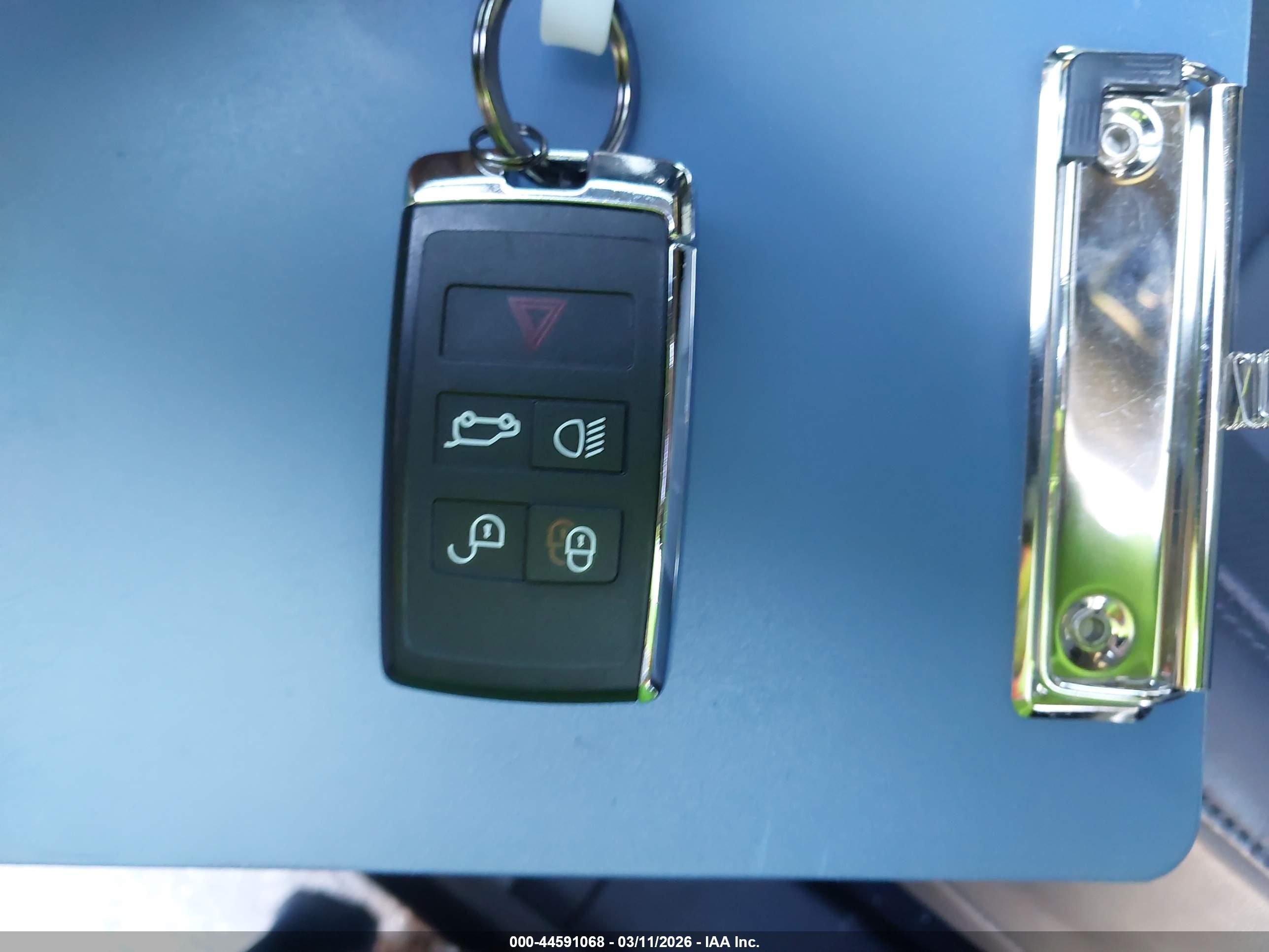 LAND ROVER image 11
